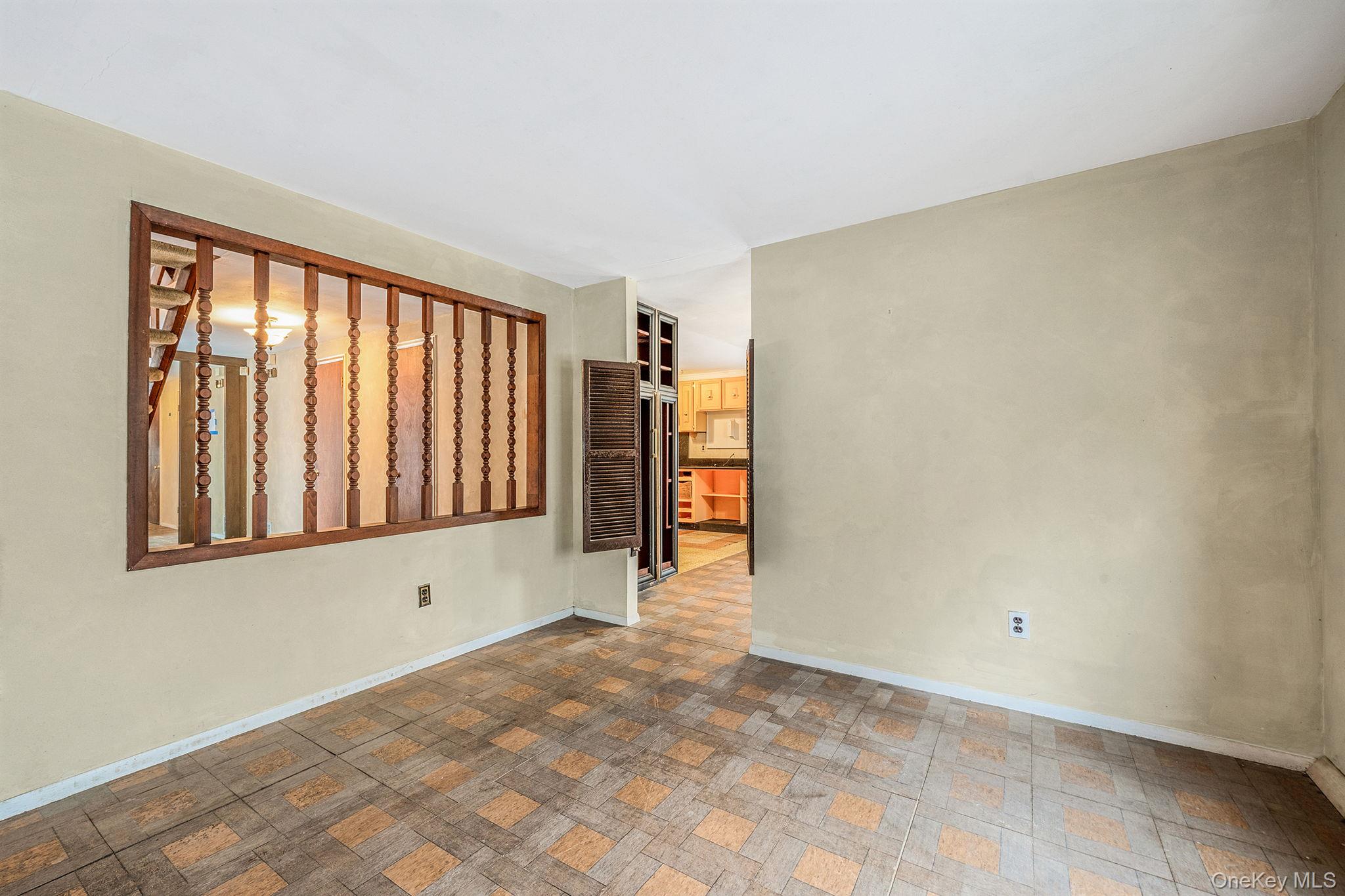 22 Meyer Lane, Medford, NY 11763