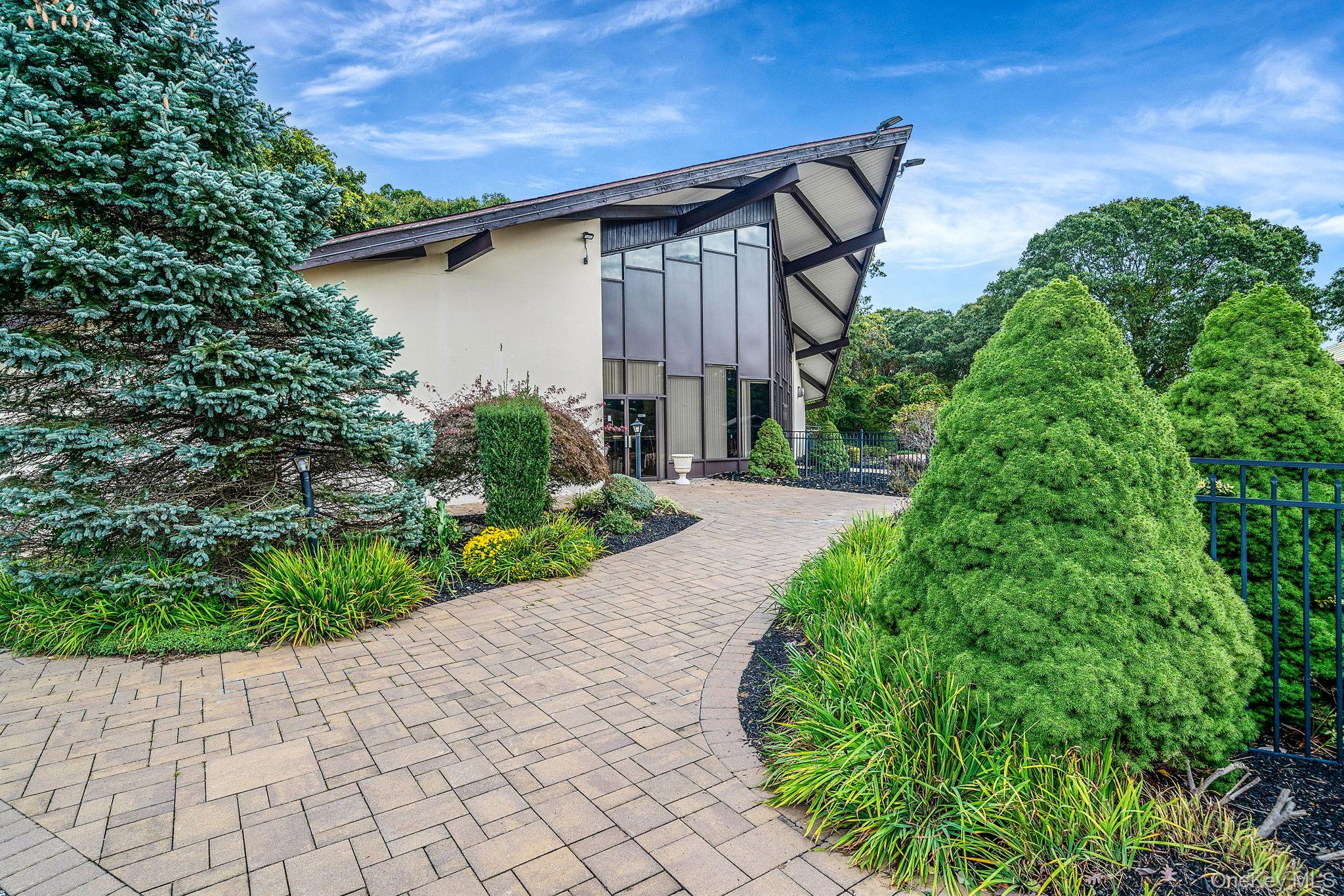 8 Juniper Court # 8, Selden, NY 11784