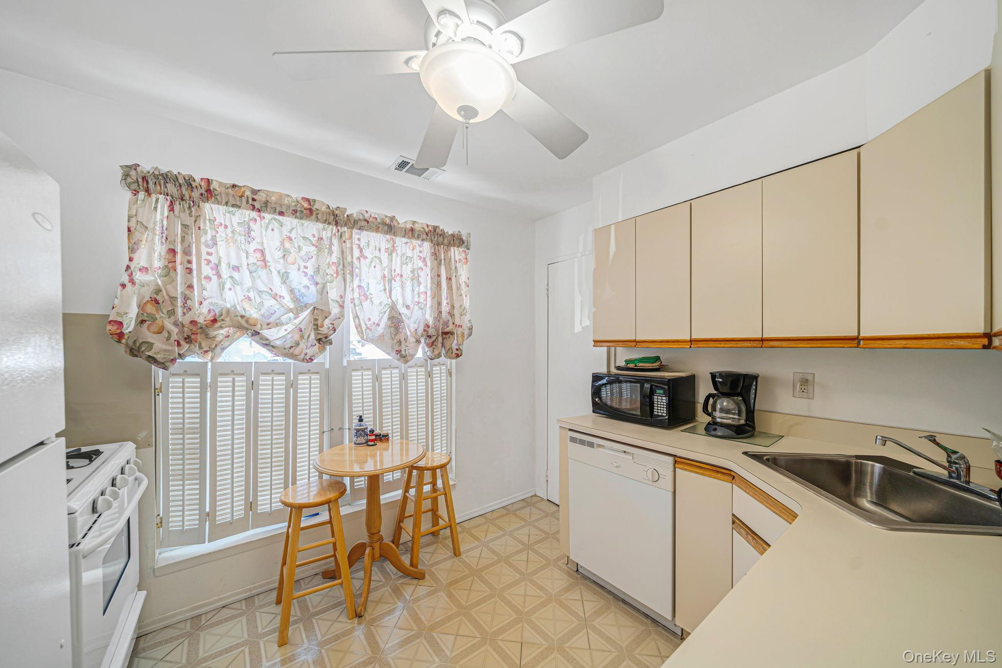 8 Juniper Court # 8, Selden, NY 11784