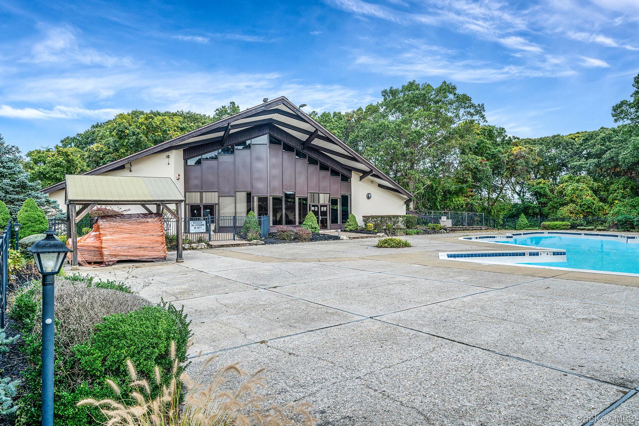 8 Juniper Court # 8, Selden, NY 11784