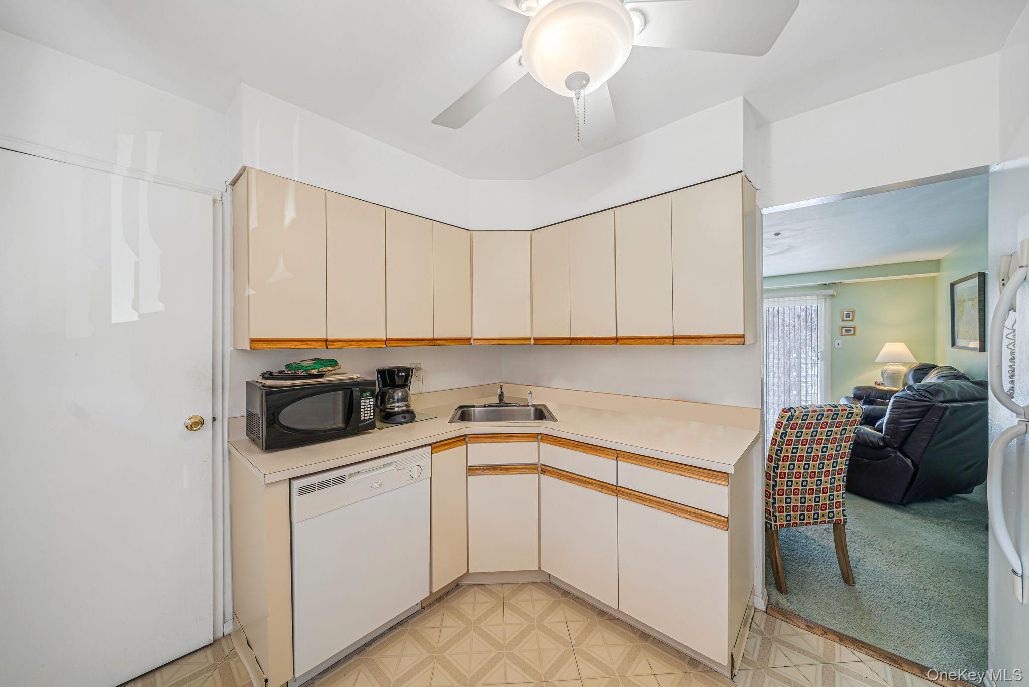 8 Juniper Court # 8, Selden, NY 11784