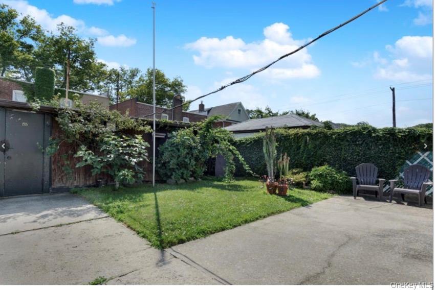 8946 215th Place, Queens Village, NY 11427