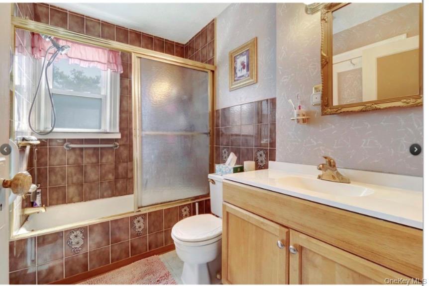 8946 215th Place, Queens Village, NY 11427