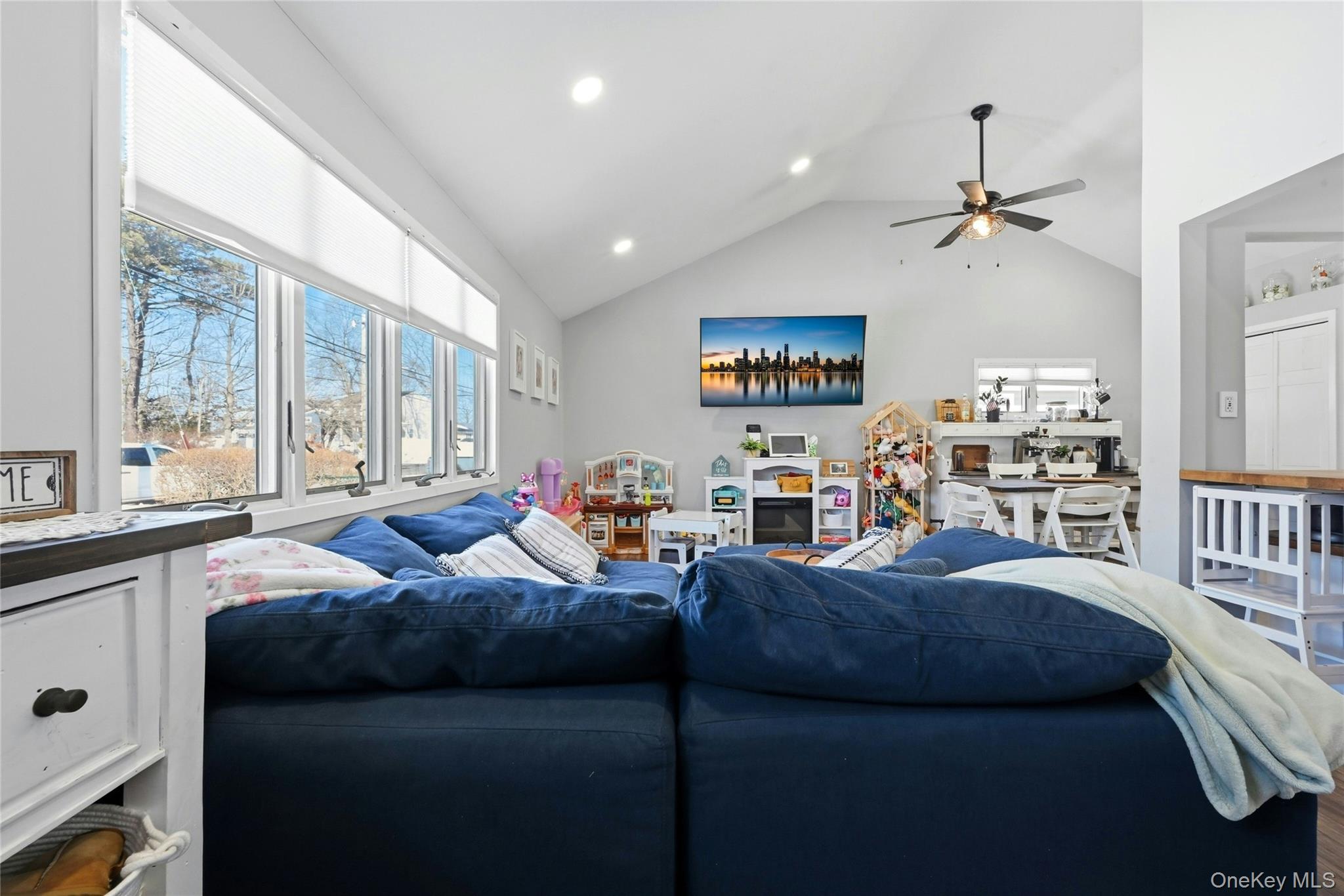 418 Old Farmingdale Road, West Babylon, NY 11704