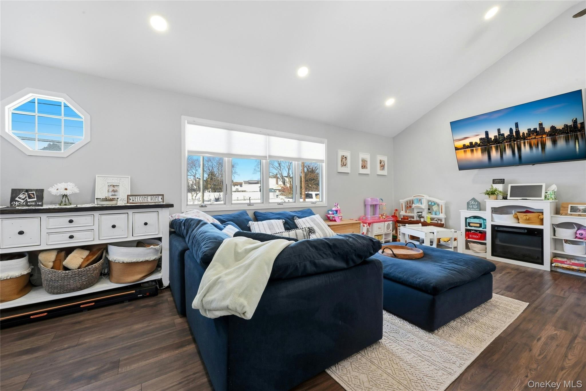 418 Old Farmingdale Road, West Babylon, NY 11704