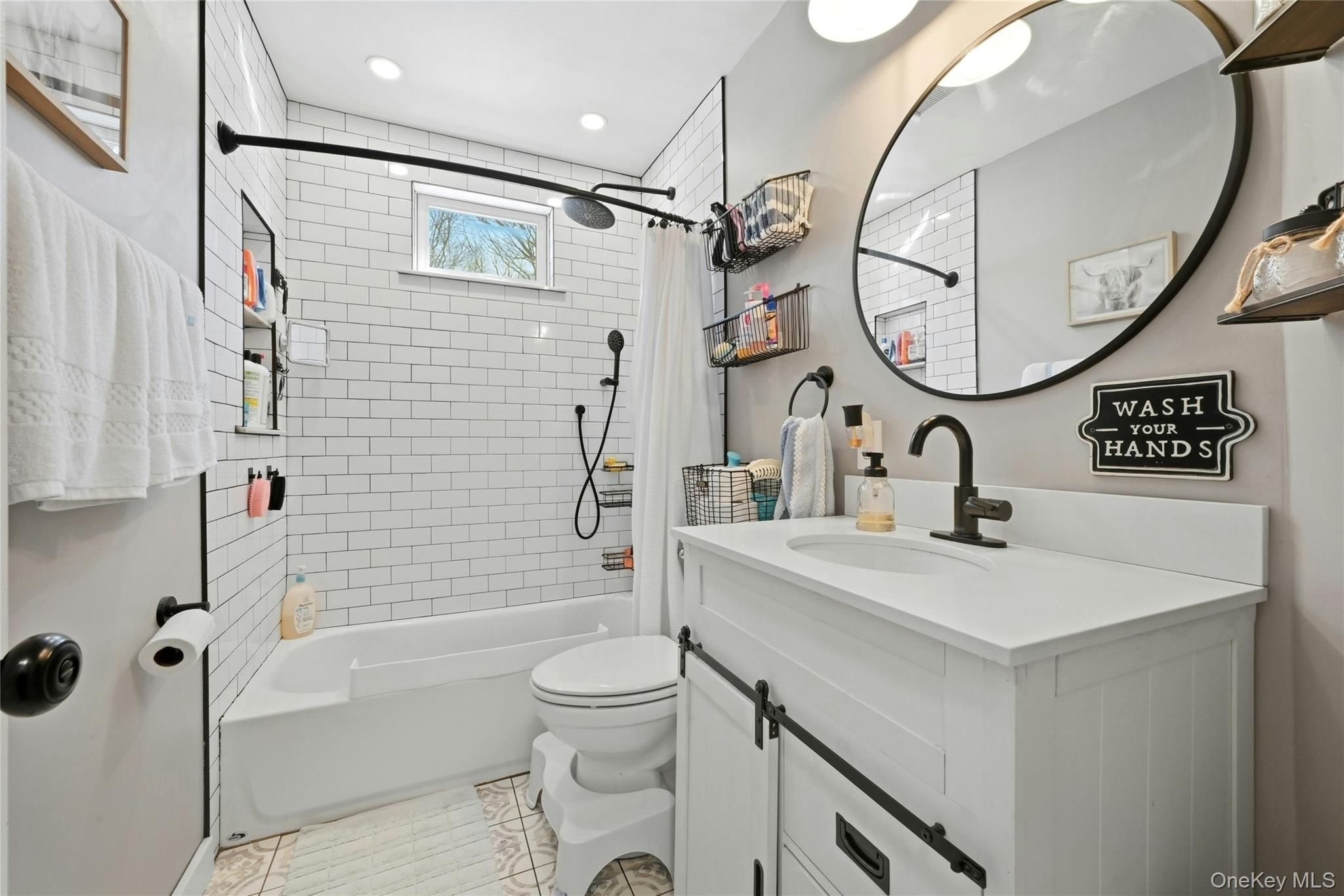 418 Old Farmingdale Road, West Babylon, NY 11704