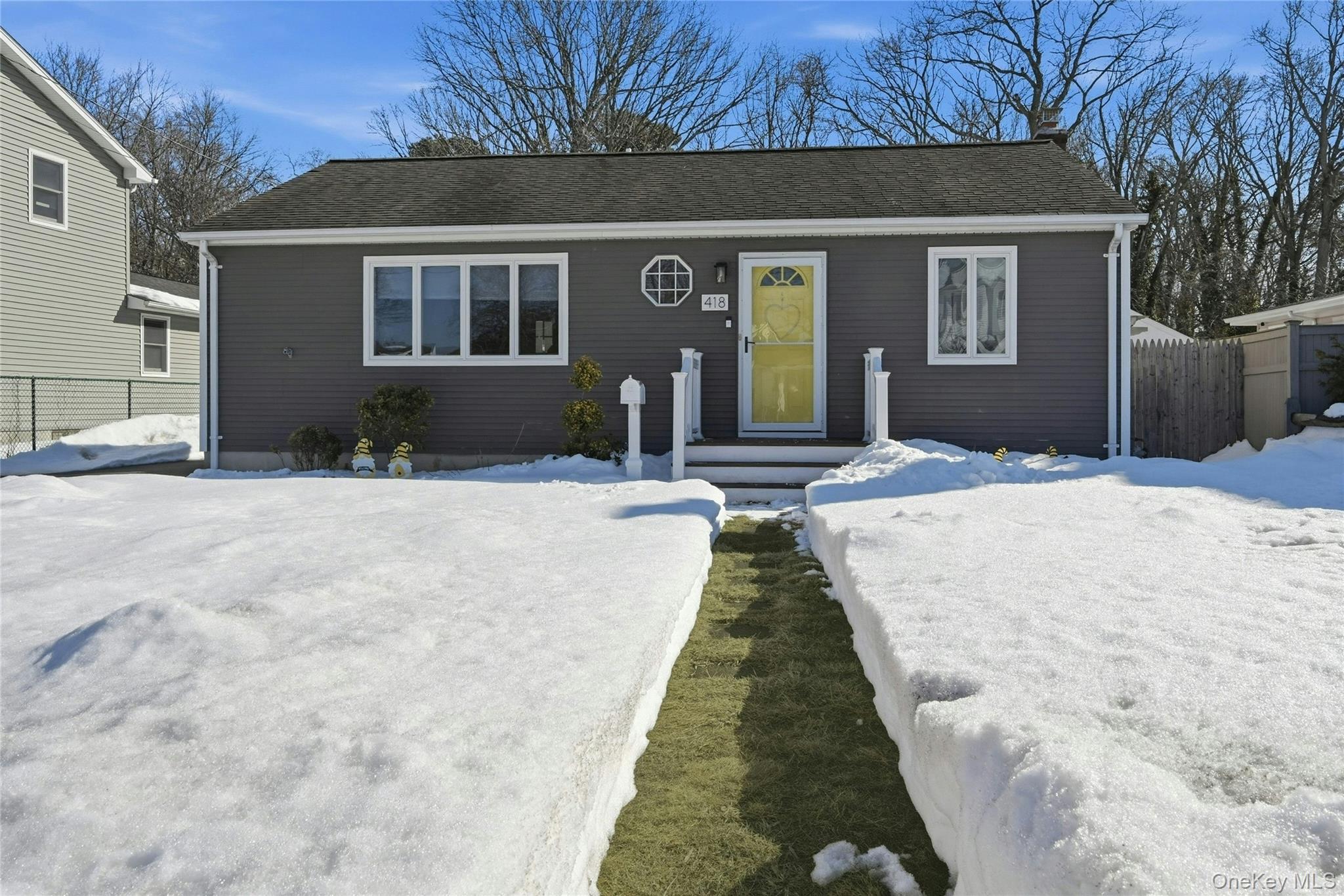 418 Old Farmingdale Road, West Babylon, NY 11704