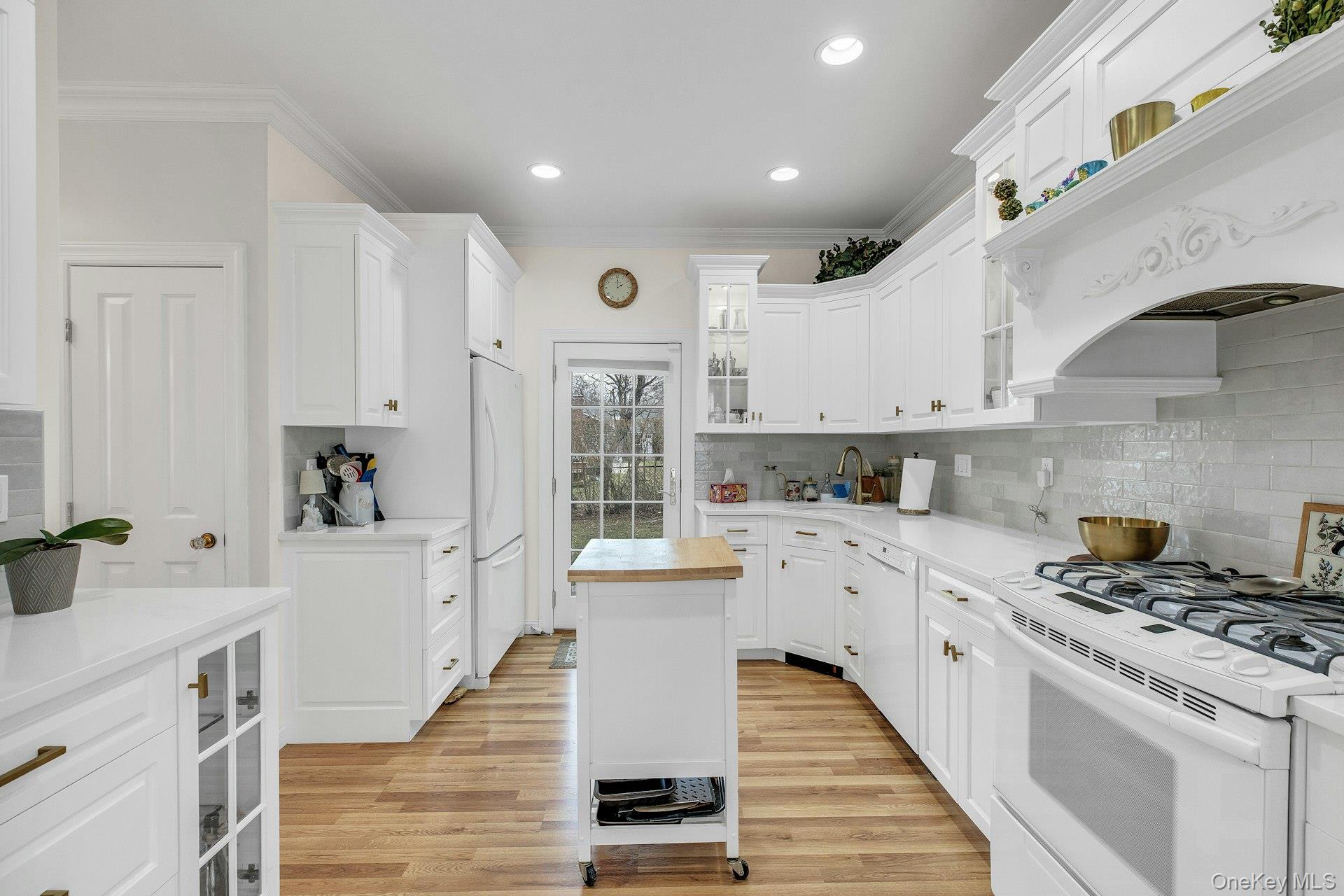 4 Wells Lane, Hampton Bays, NY 11946