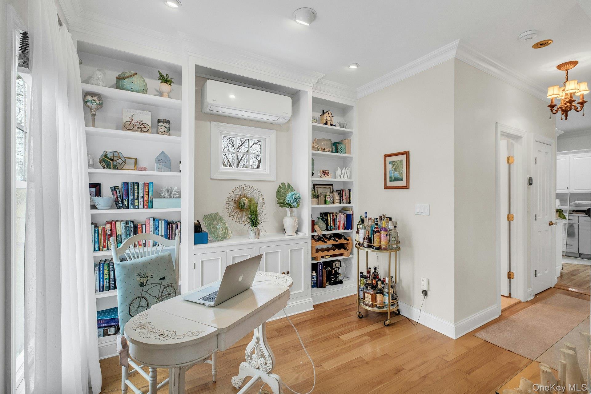 4 Wells Lane, Hampton Bays, NY 11946