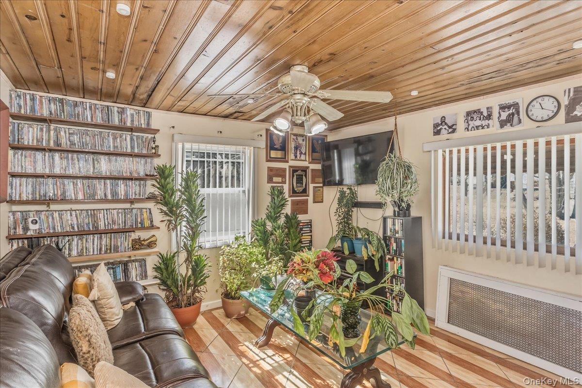 12 Stone Boulevard, Massapequa, NY 11758