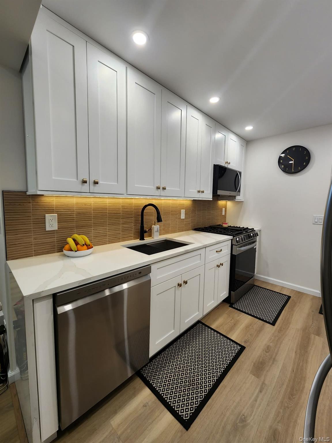 46 W Clearwater Road, Lindenhurst, NY 11757