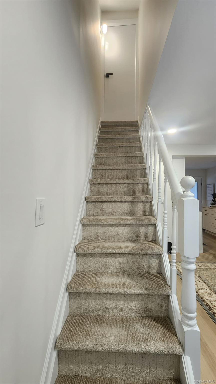 46 W Clearwater Road, Lindenhurst, NY 11757