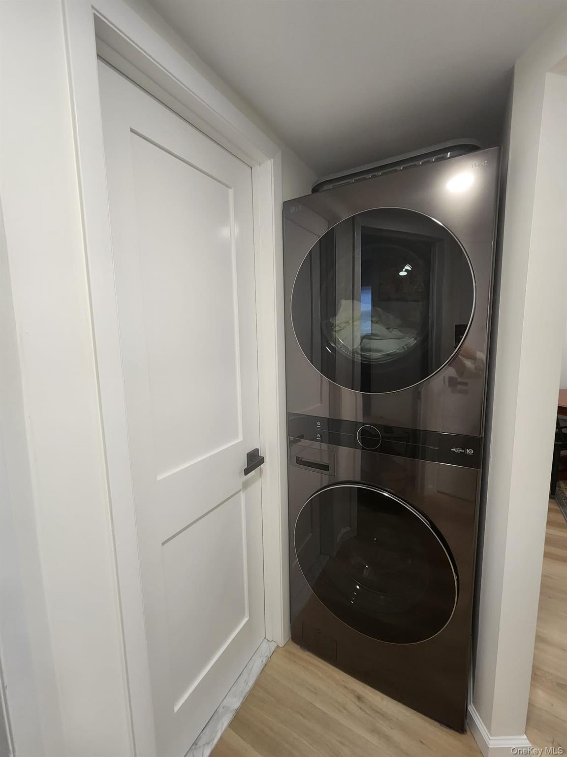 46 W Clearwater Road, Lindenhurst, NY 11757