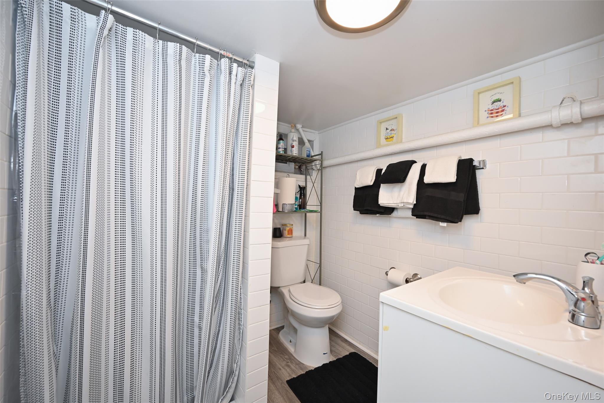 21 Dikeman Street, Hempstead, NY 11550