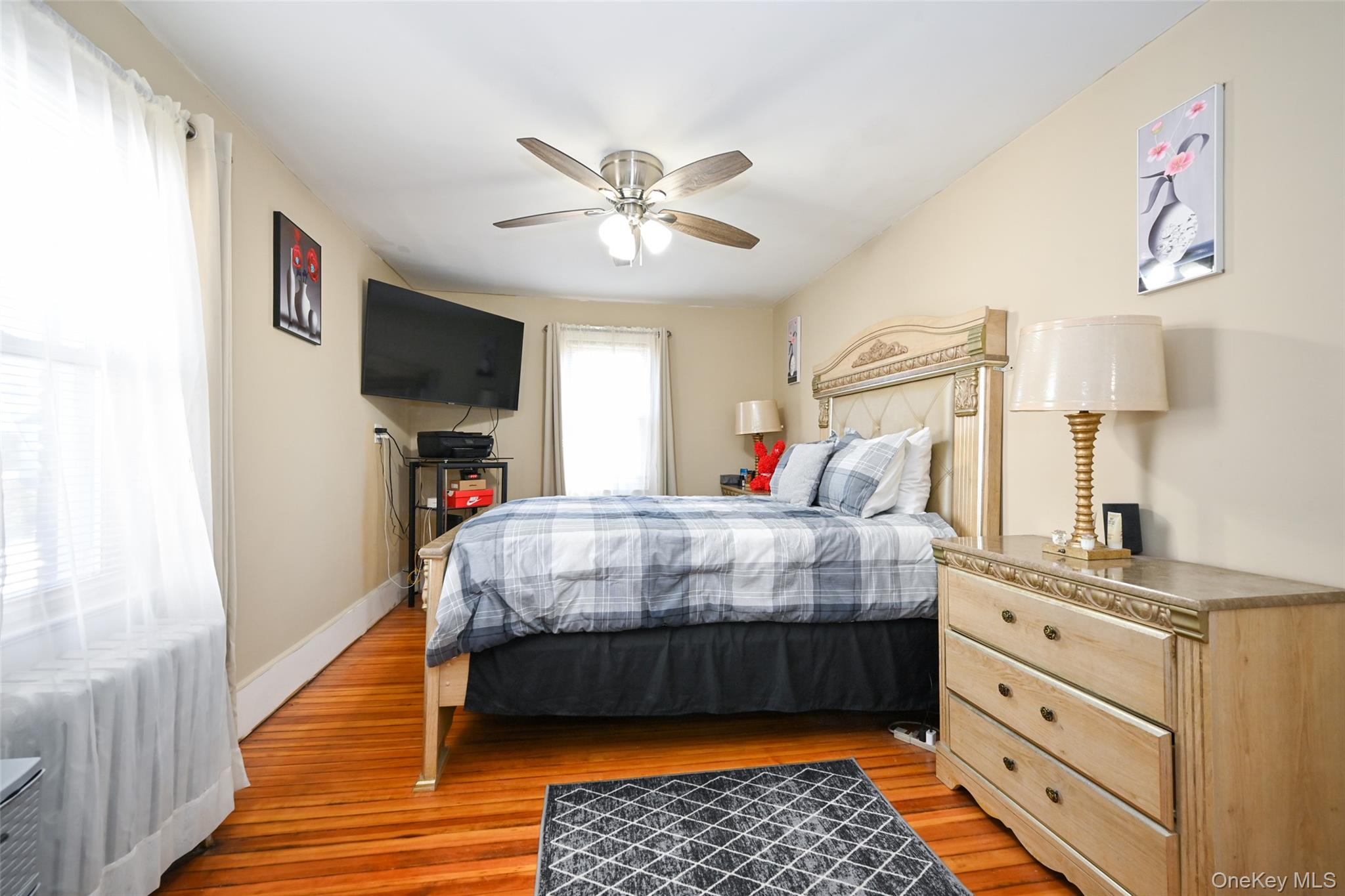 21 Dikeman Street, Hempstead, NY 11550