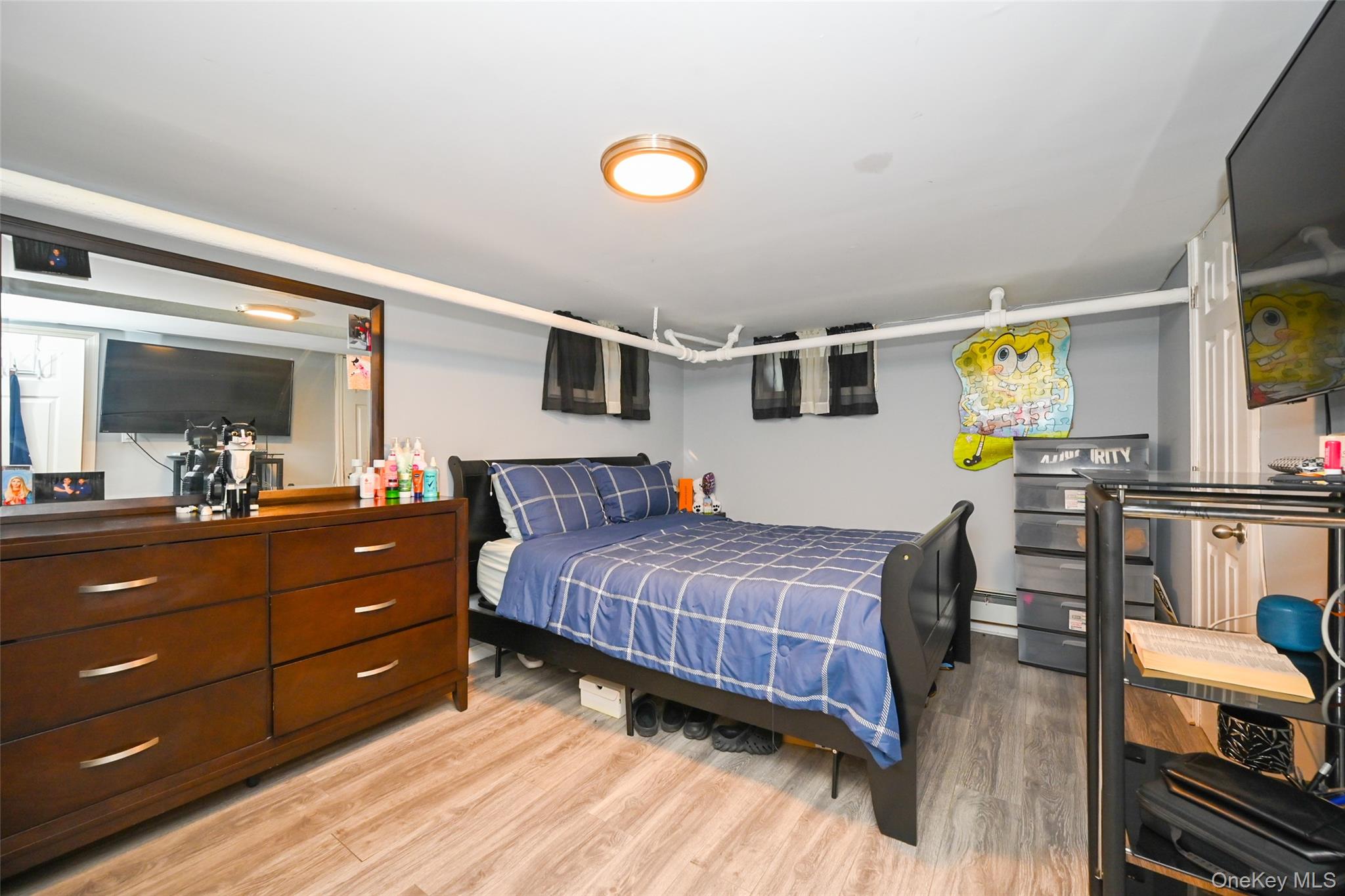 21 Dikeman Street, Hempstead, NY 11550