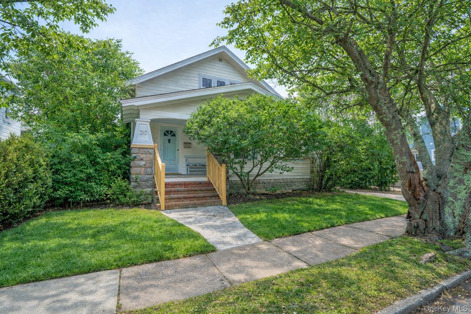 210 5th Street, Greenport, NY 11944