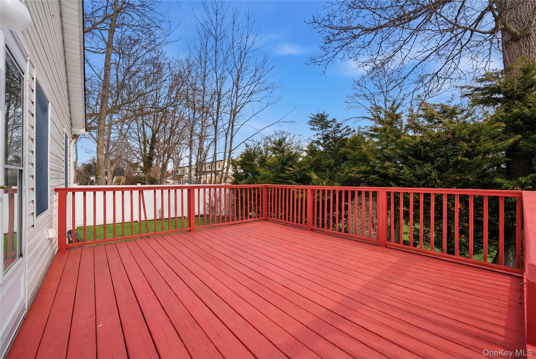 43 Ridgeway Boulevard, Bay Shore, NY 11706