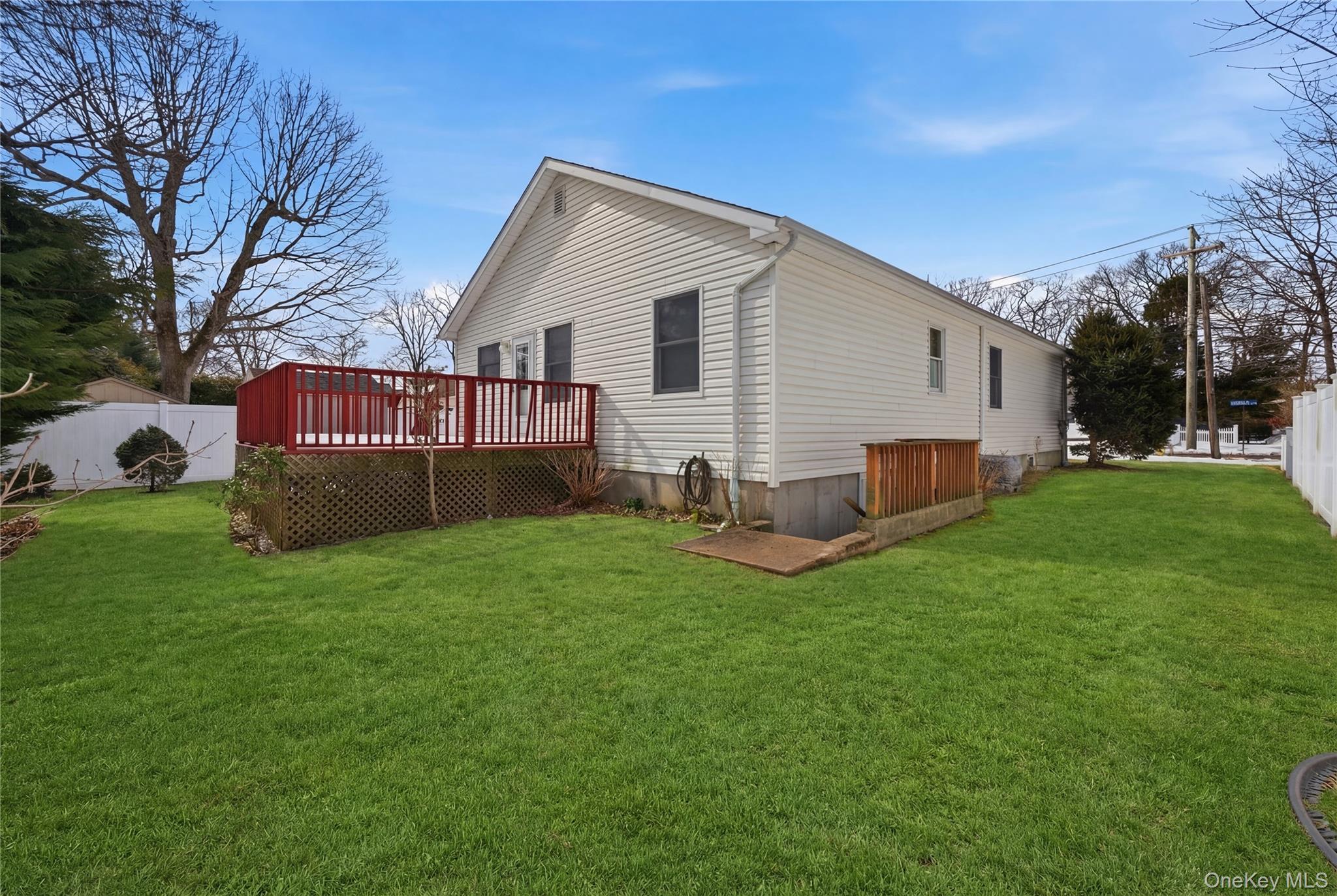 43 Ridgeway Boulevard, Bay Shore, NY 11706