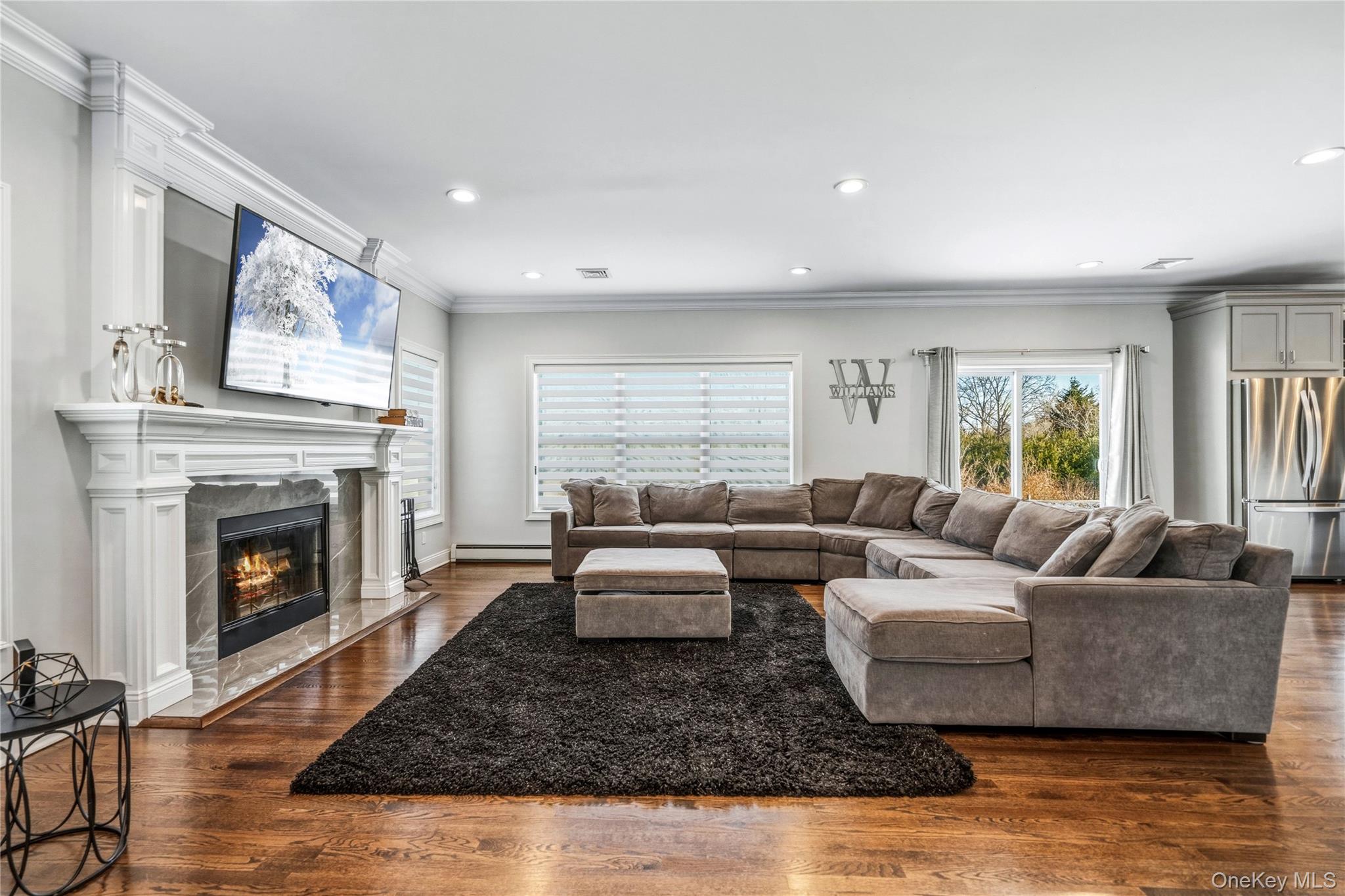 3 Manor Court, Mount Sinai, NY 11766