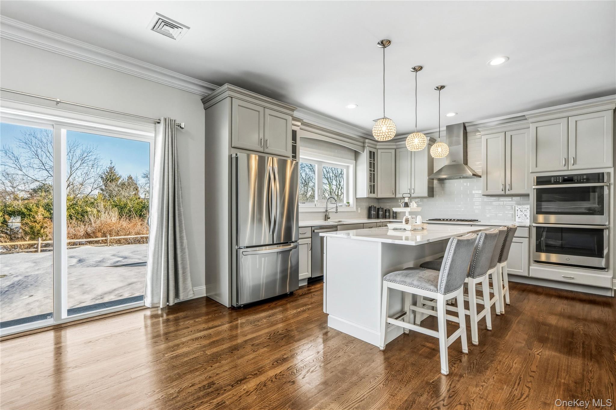 3 Manor Court, Mount Sinai, NY 11766