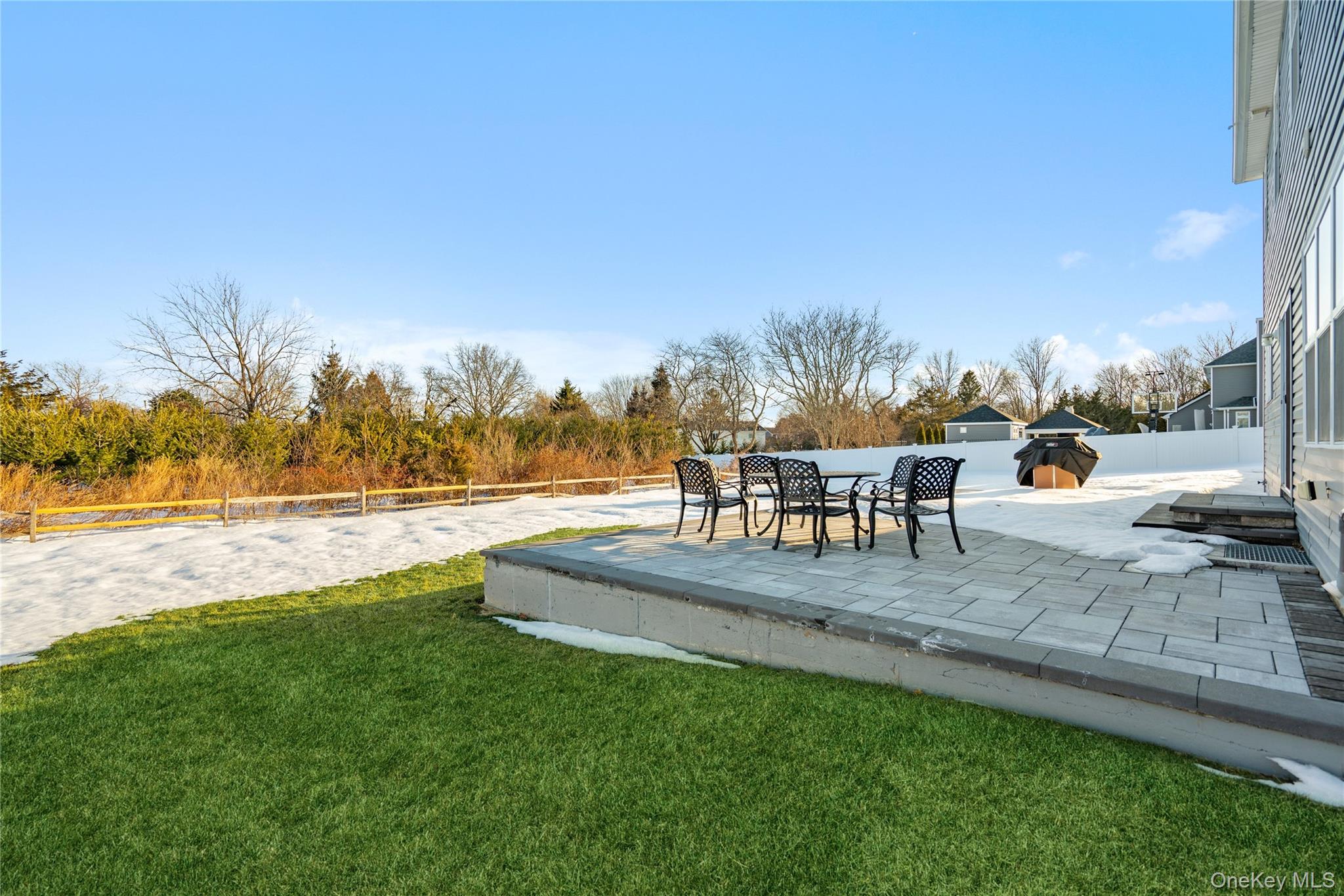 3 Manor Court, Mount Sinai, NY 11766