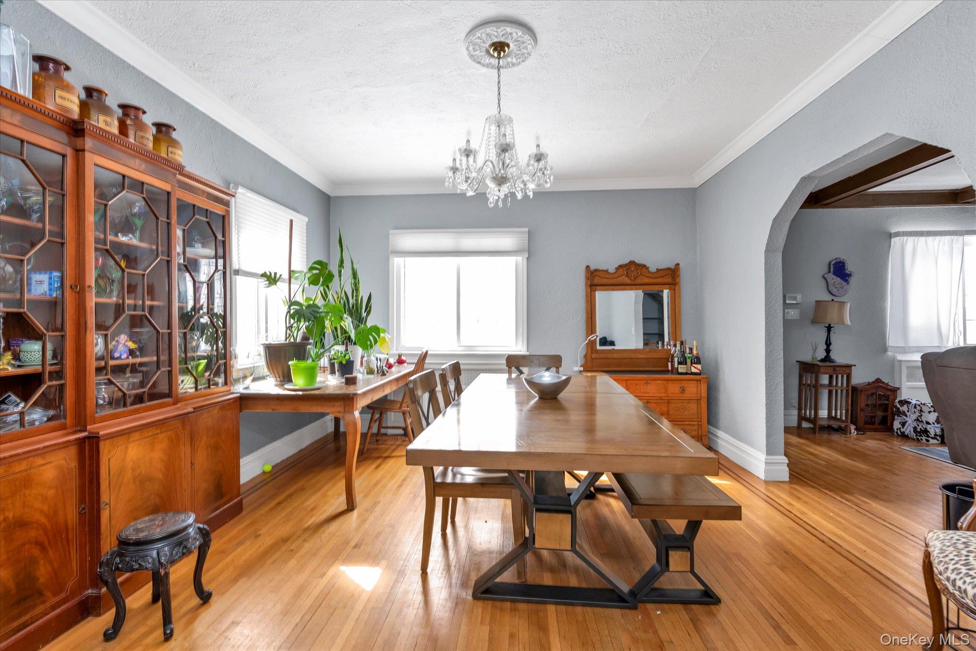 24 Yale Avenue, Hewlett, NY 11557