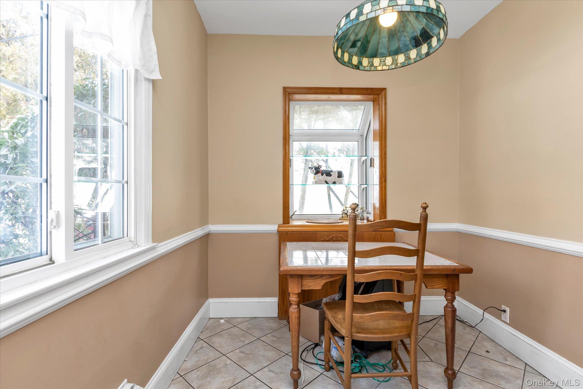 24 Yale Avenue, Hewlett, NY 11557