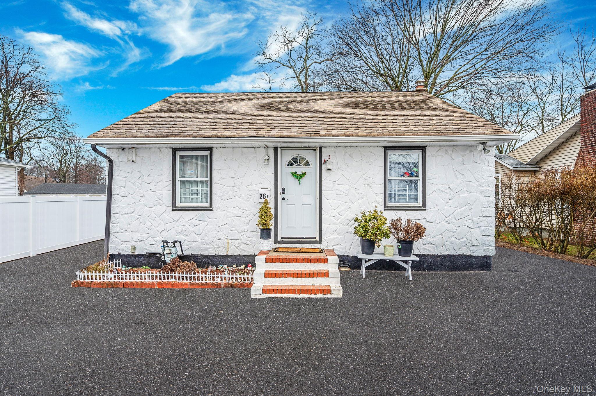 26 Smith Street, Amityville, NY 11701