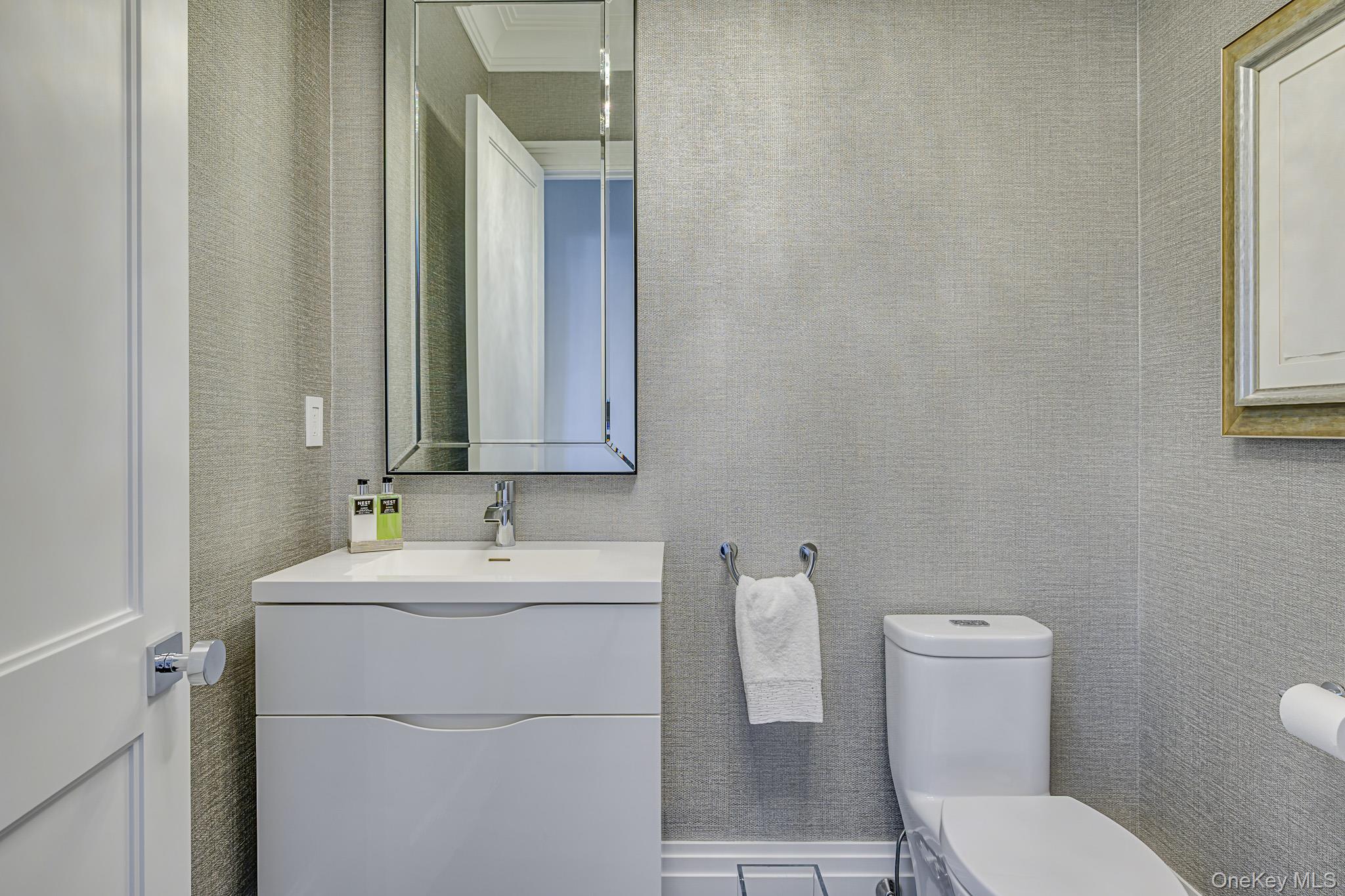 74 Rosko Lane, Southampton, NY 11968