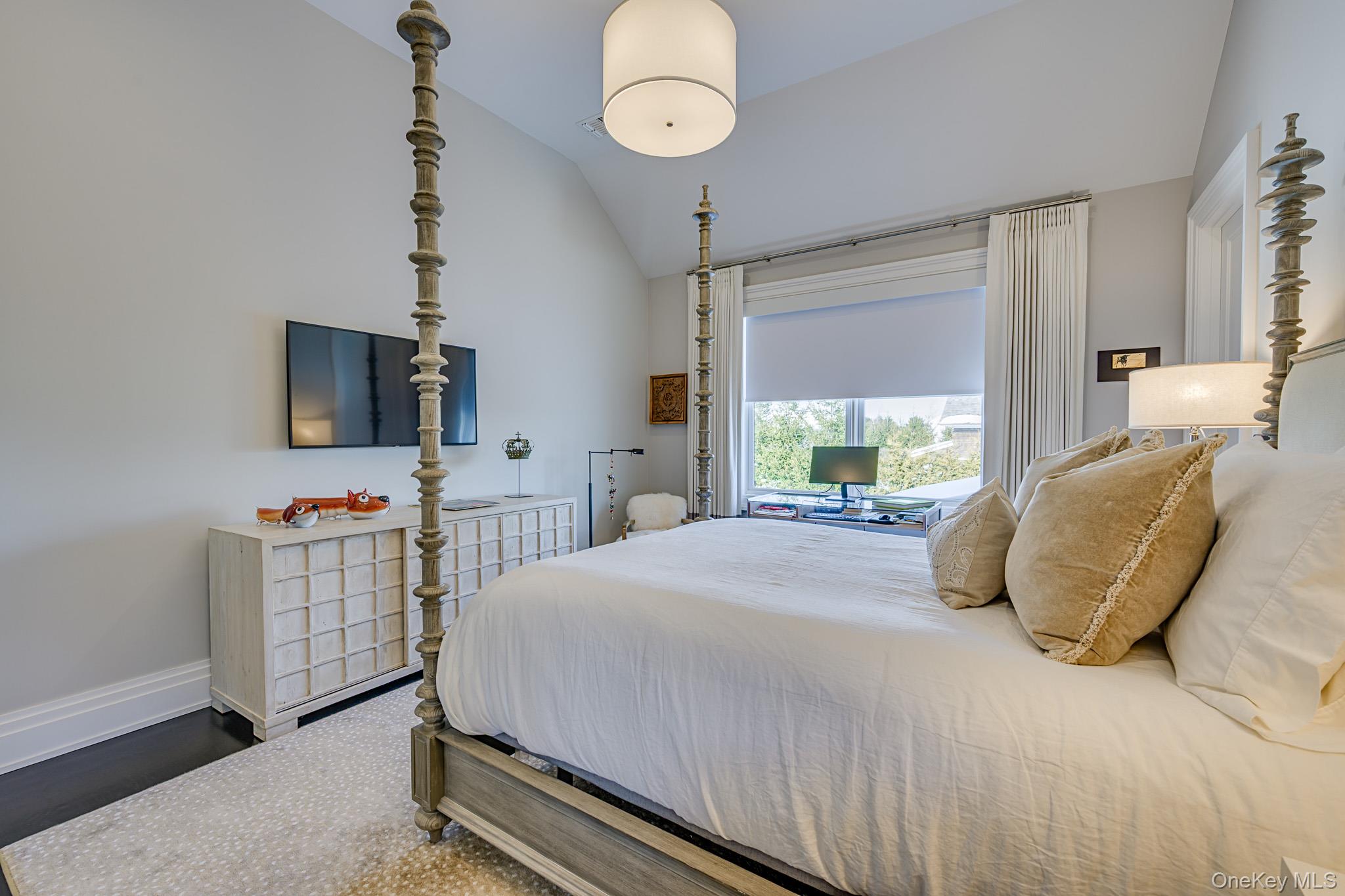 74 Rosko Lane, Southampton, NY 11968