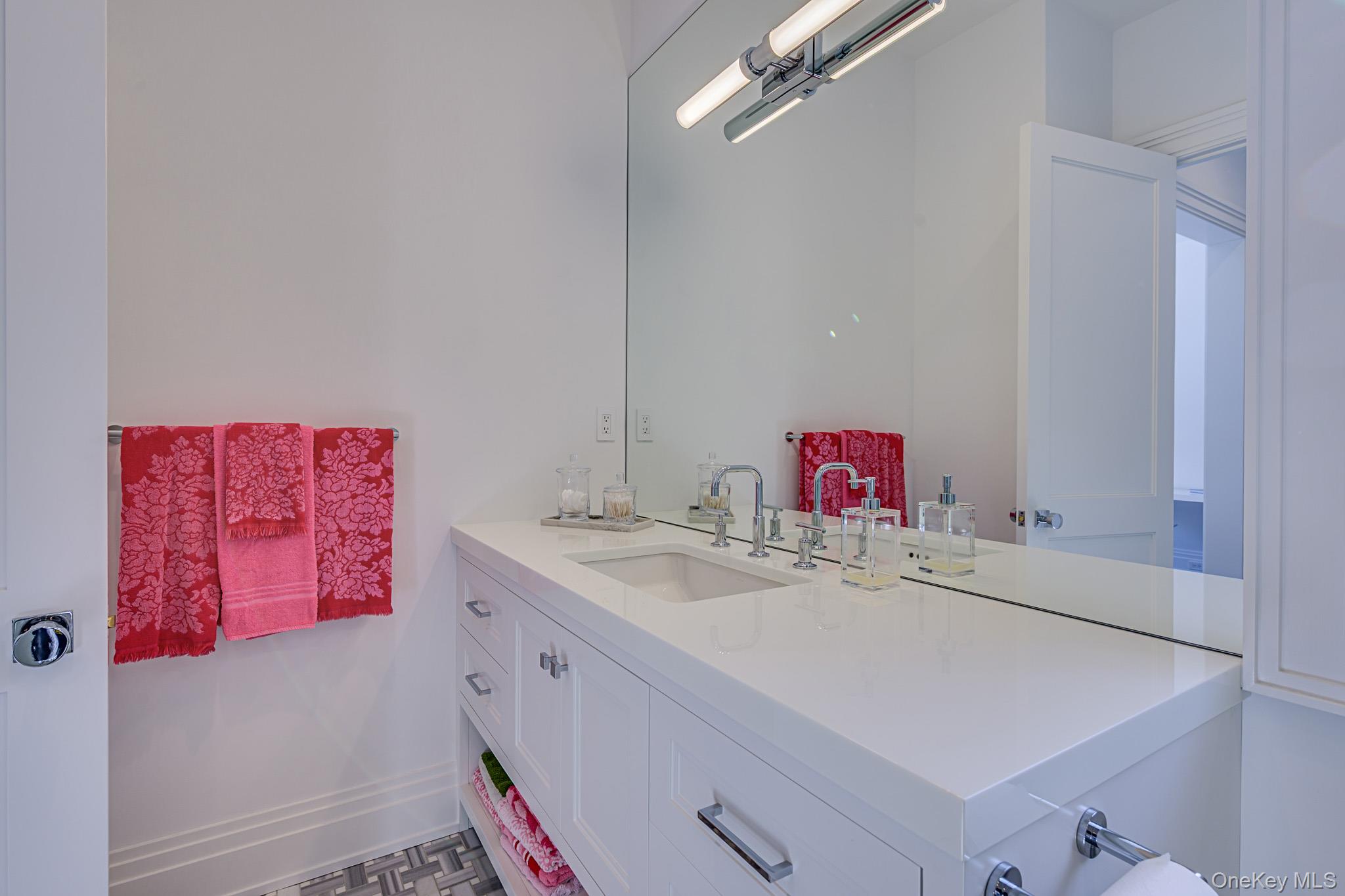 74 Rosko Lane, Southampton, NY 11968