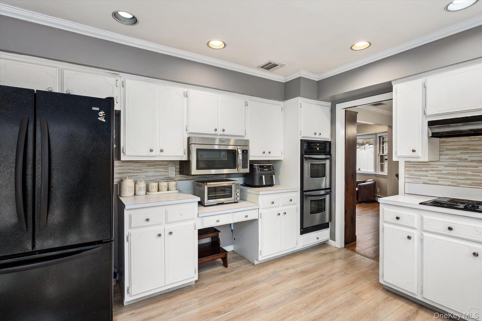 38 Arista Drive, Dix Hills, NY 11746