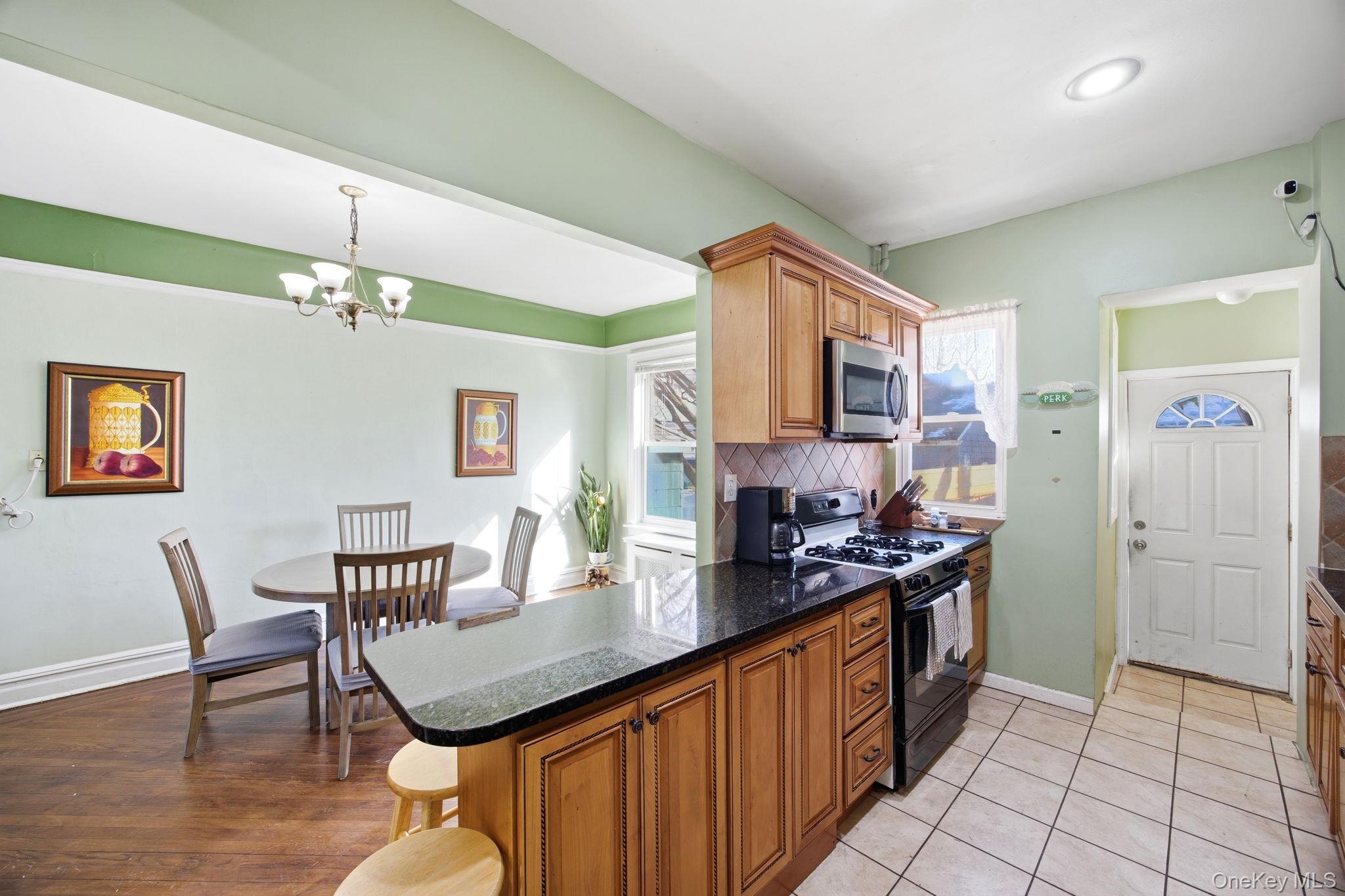 14740 33rd Avenue, Flushing, NY 11354