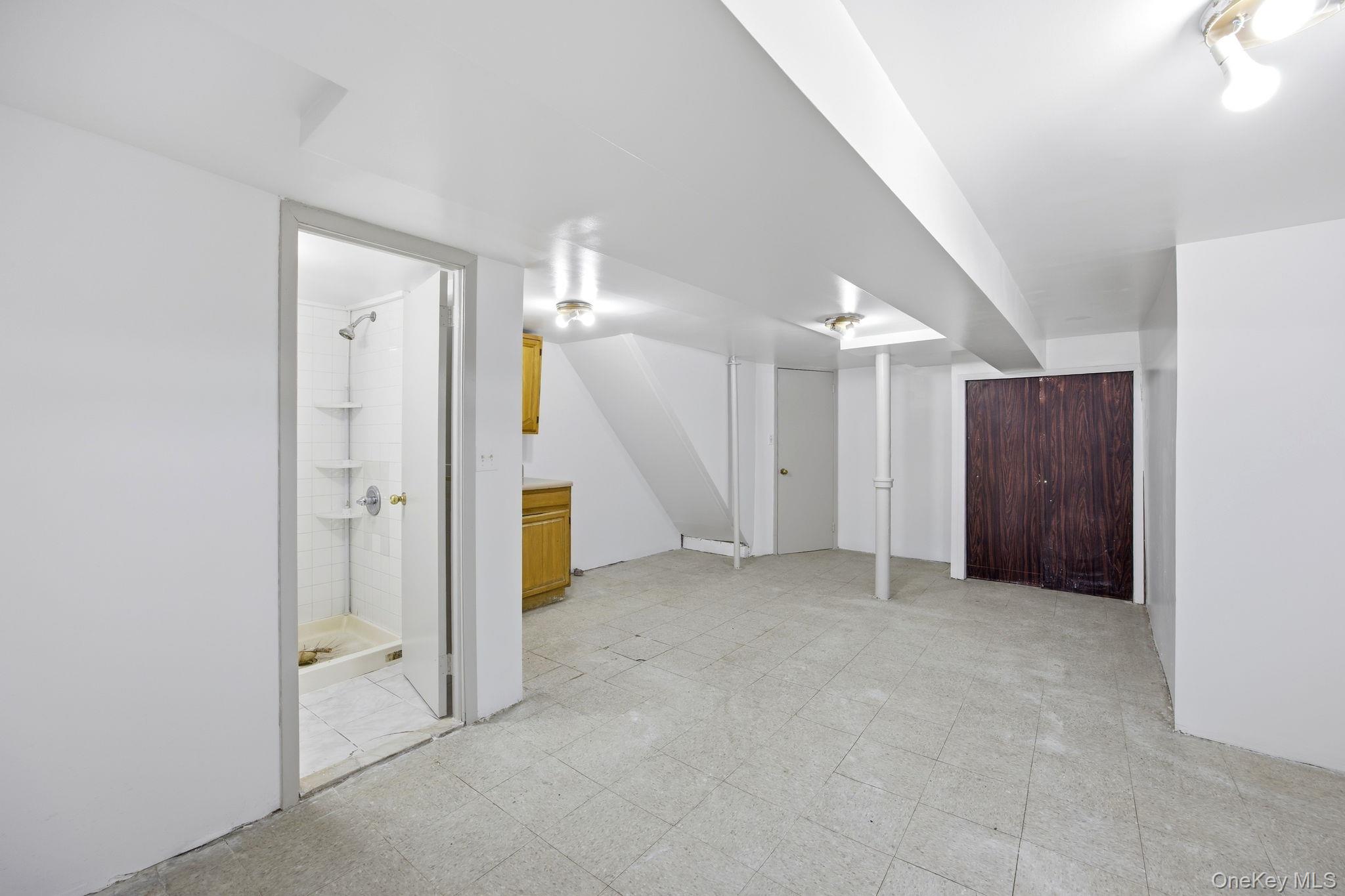 14740 33rd Avenue, Flushing, NY 11354