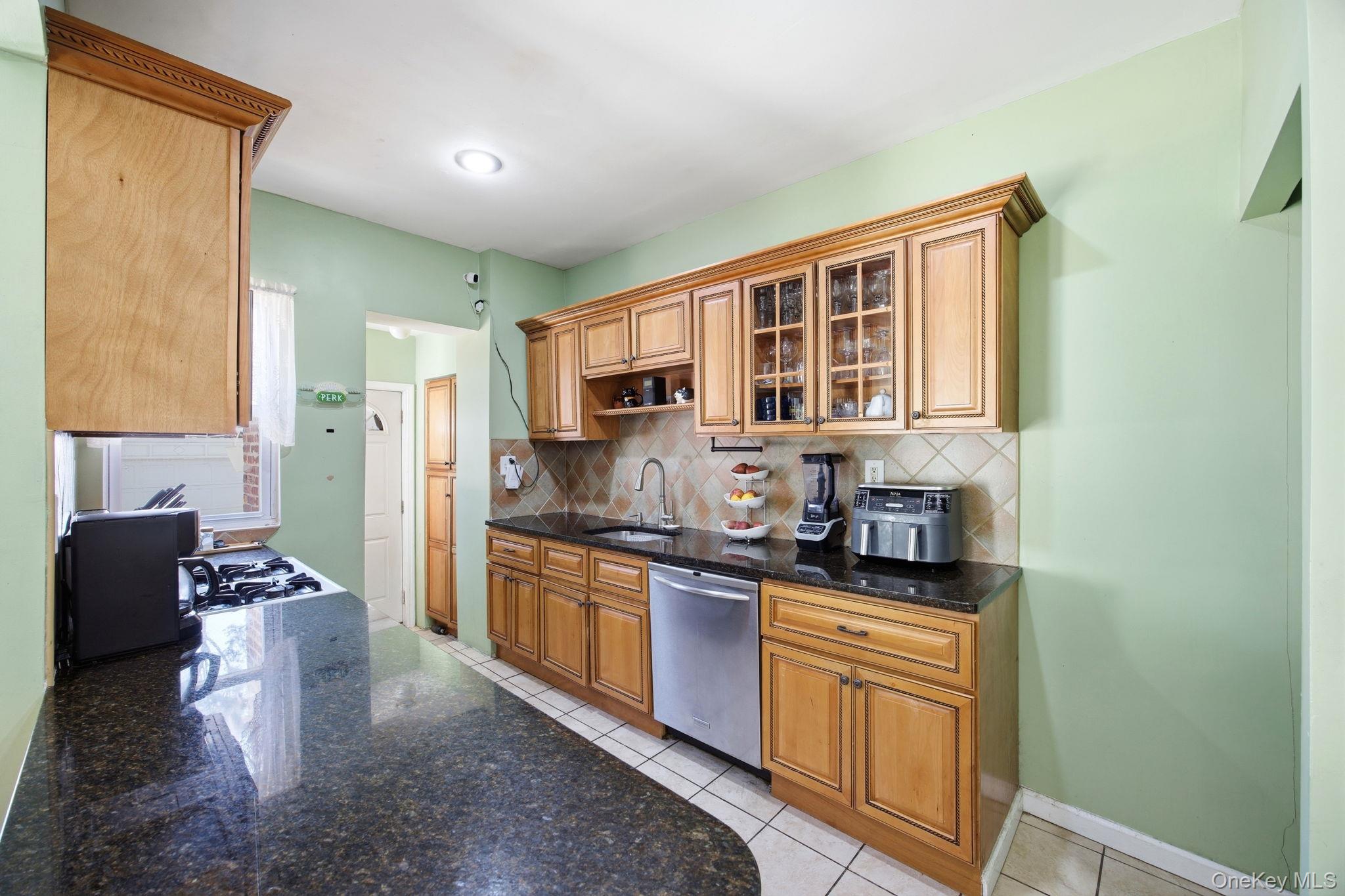 14740 33rd Avenue, Flushing, NY 11354