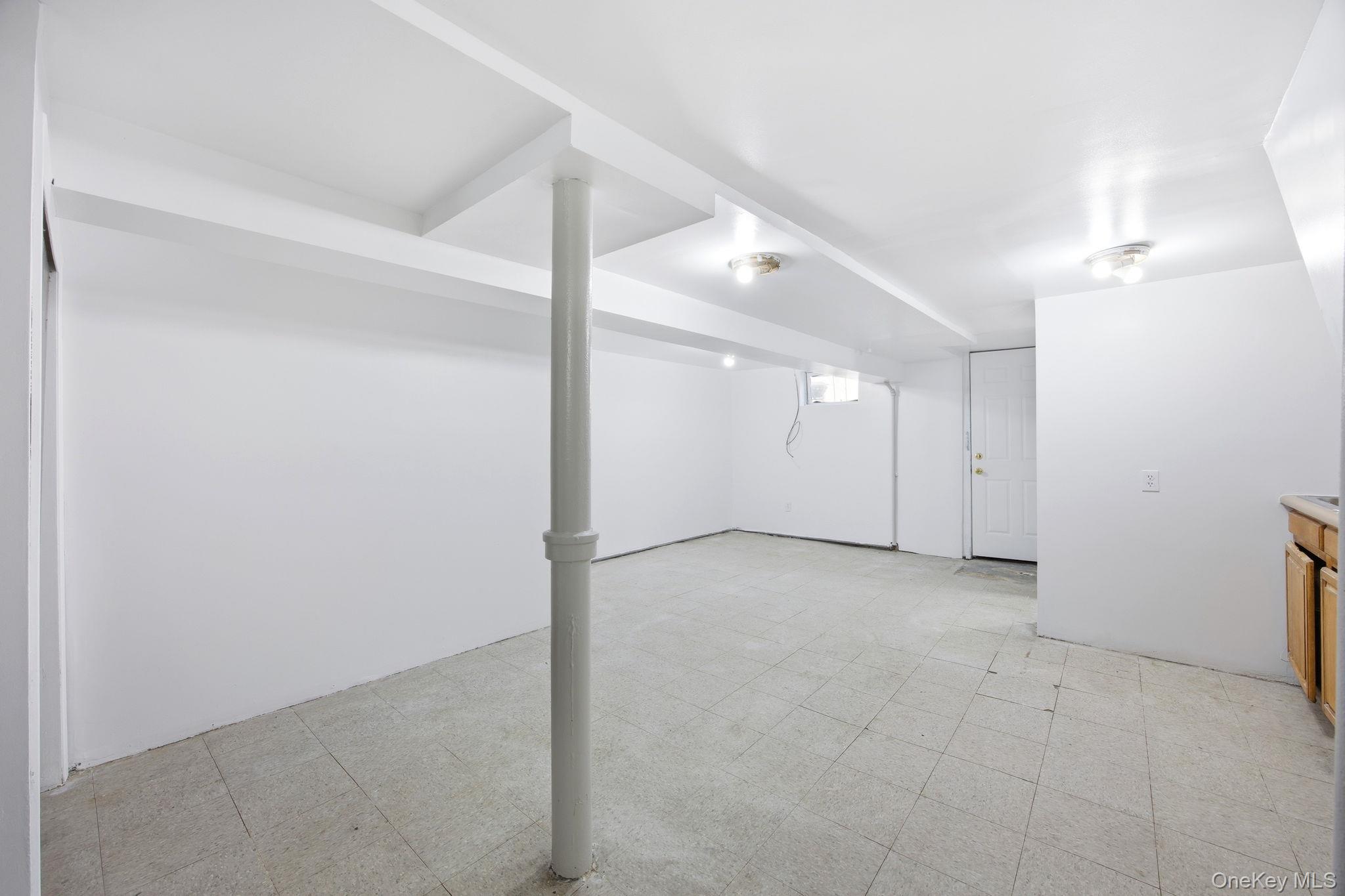 14740 33rd Avenue, Flushing, NY 11354