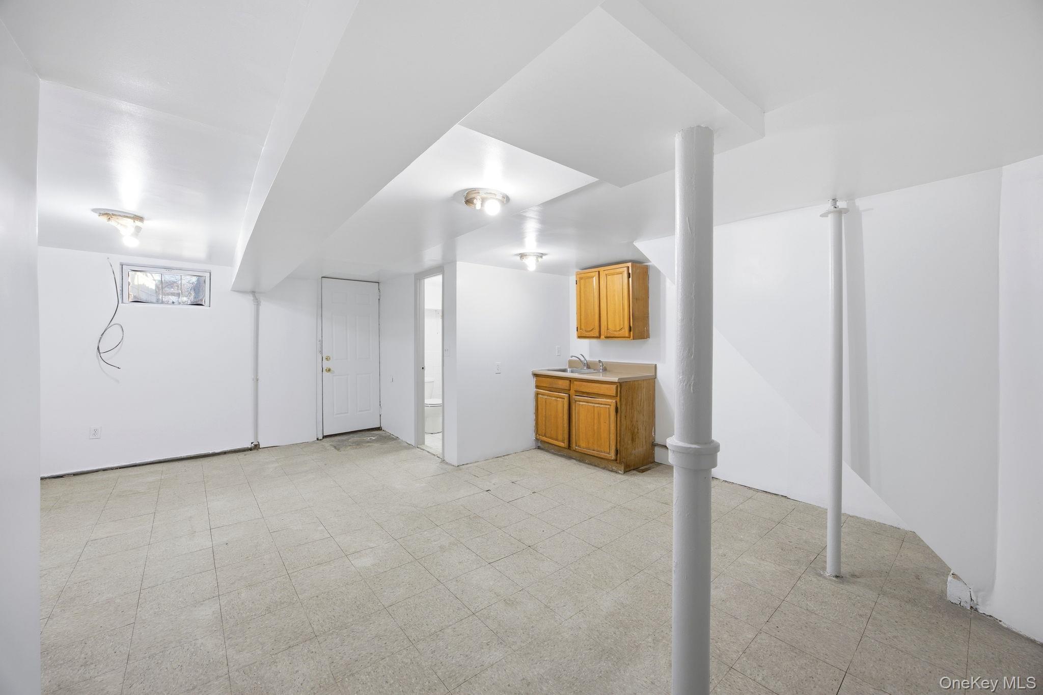 14740 33rd Avenue, Flushing, NY 11354