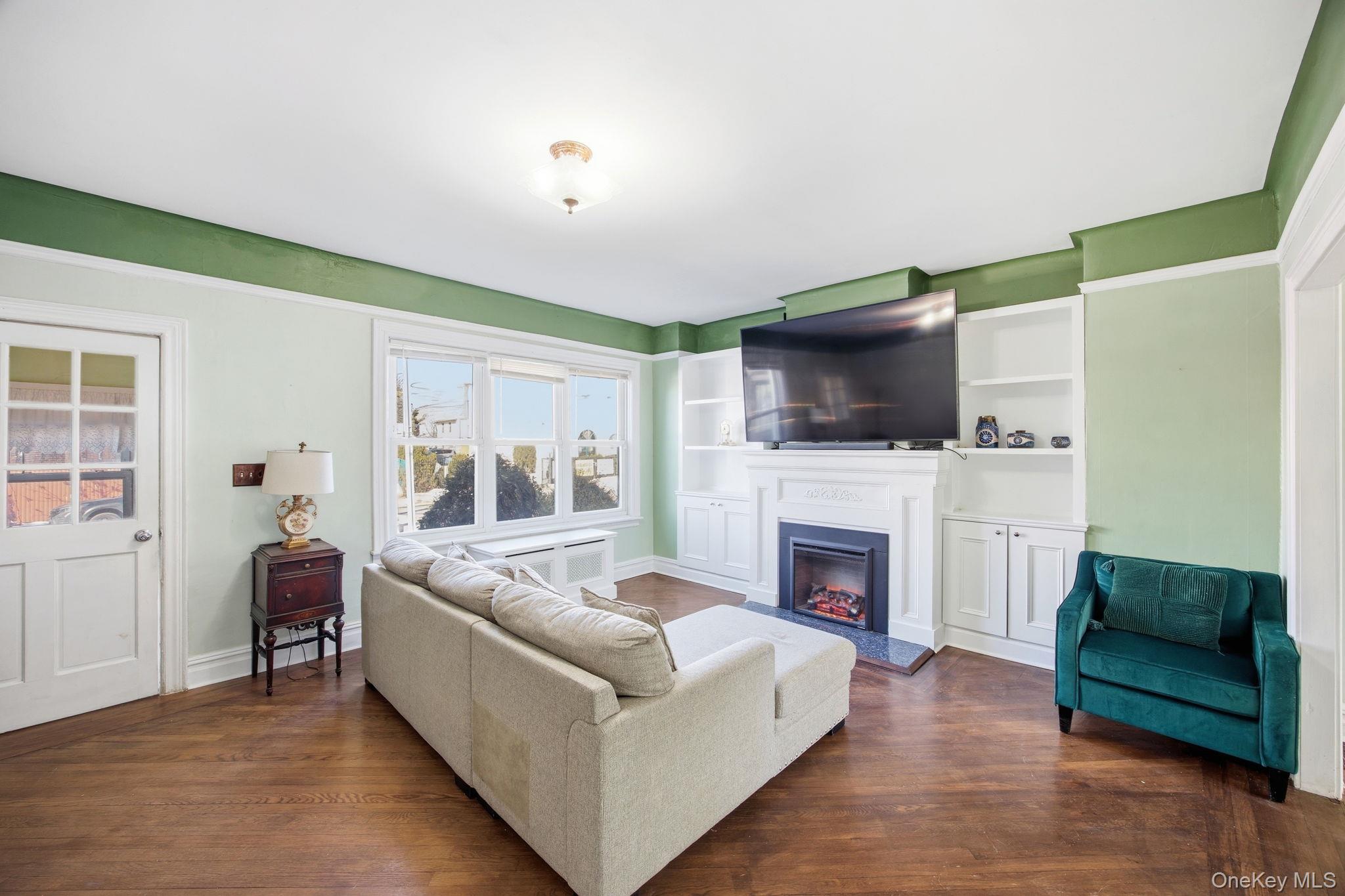 14740 33rd Avenue, Flushing, NY 11354