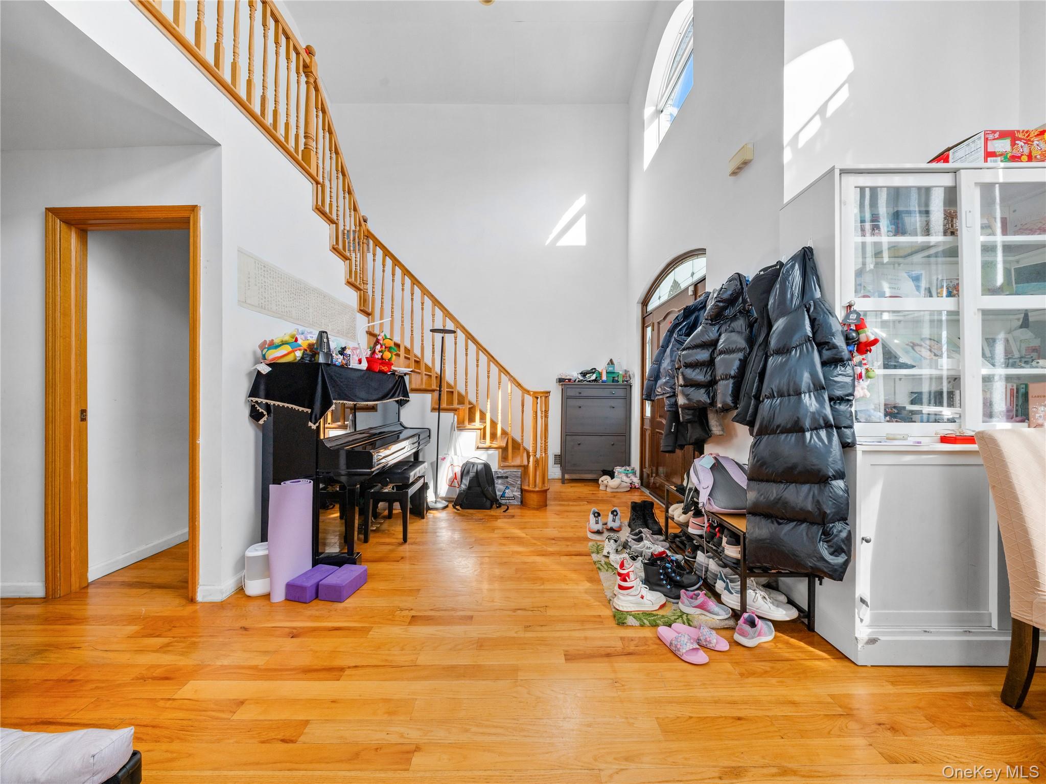 24571 61st Avenue, Little Neck, NY 11362