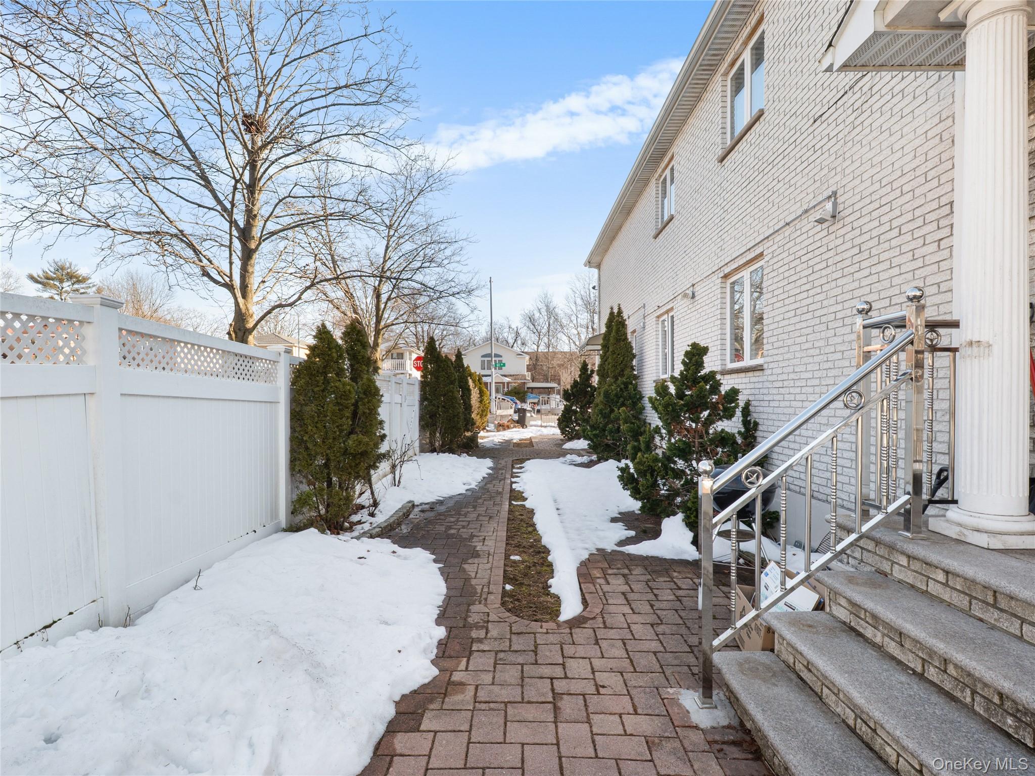 24571 61st Avenue, Little Neck, NY 11362