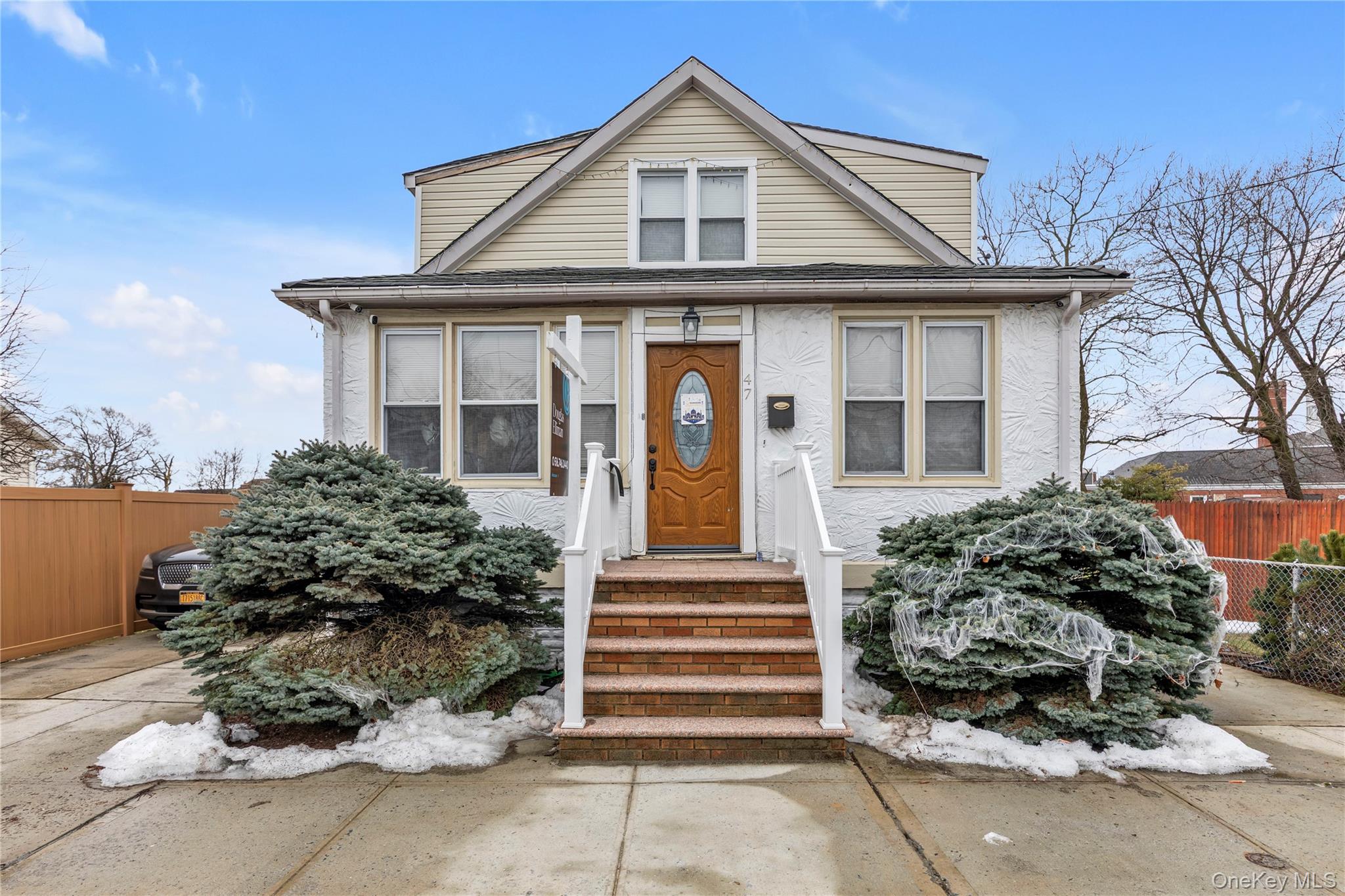 47 Murray Hill Street, Elmont, NY 11003