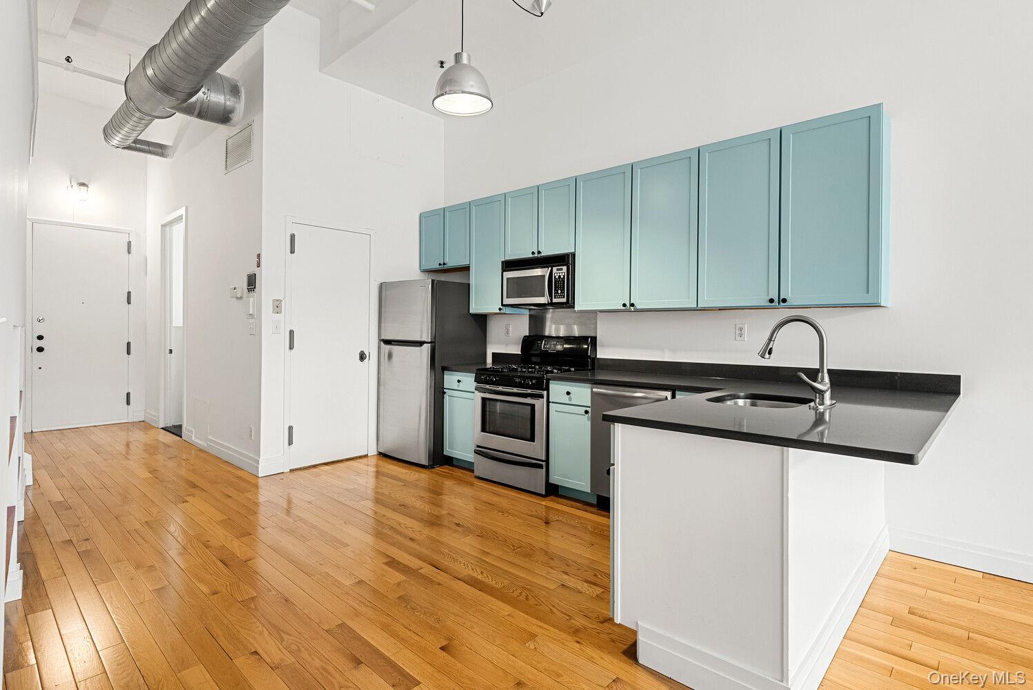 689 MYRTLE Avenue # 4F, Brooklyn, NY 11205