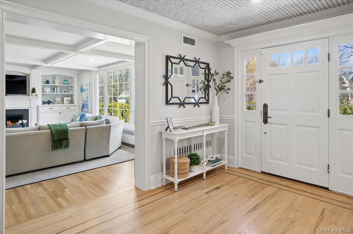 31 Priory Lane, Pelham, NY 10803