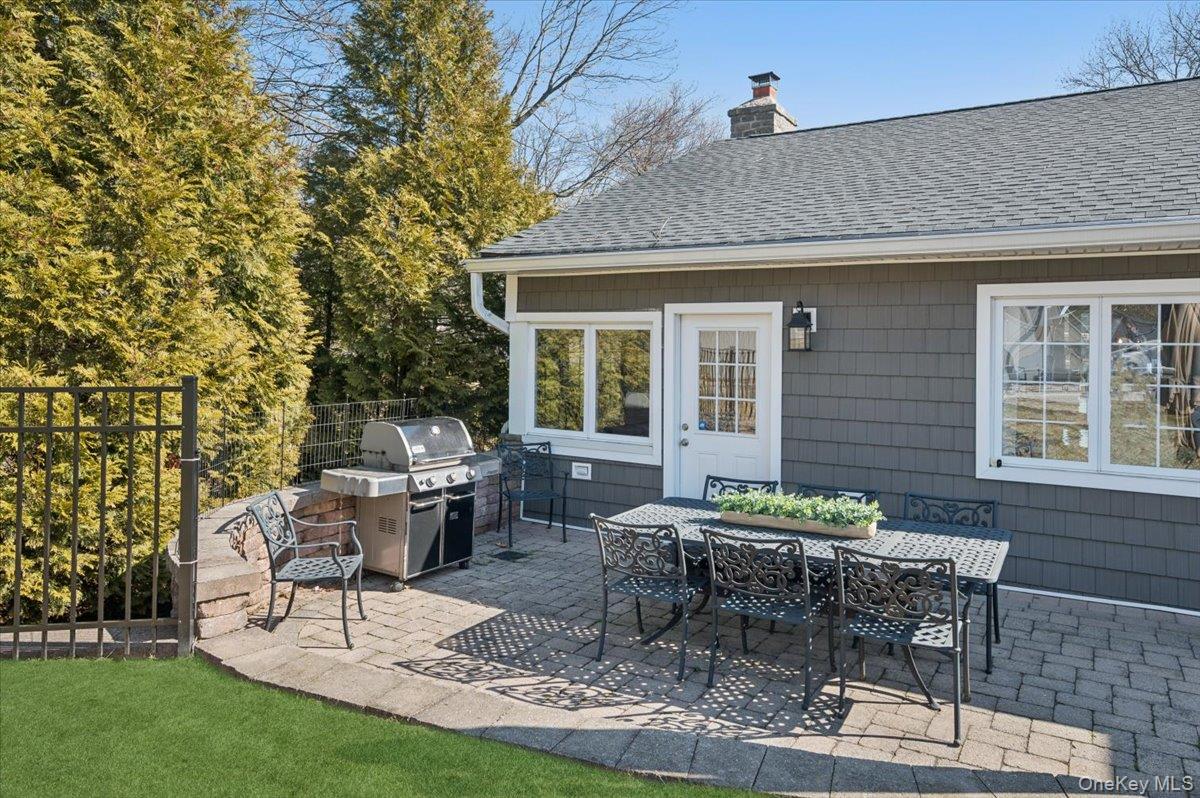 31 Priory Lane, Pelham, NY 10803