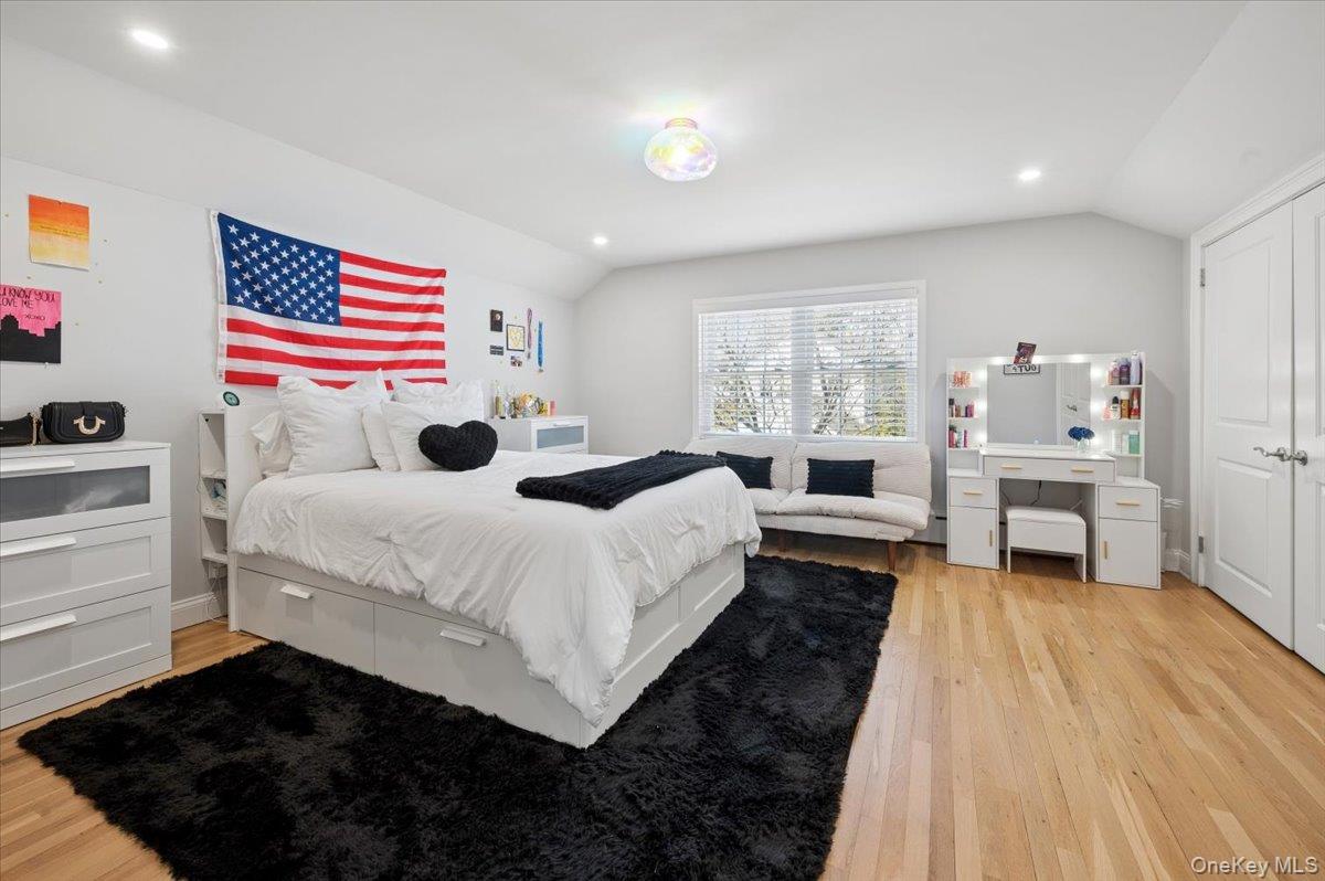 31 Priory Lane, Pelham, NY 10803