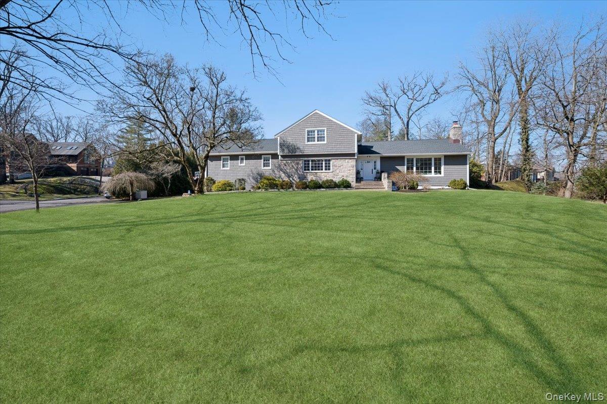 31 Priory Lane, Pelham, NY 10803