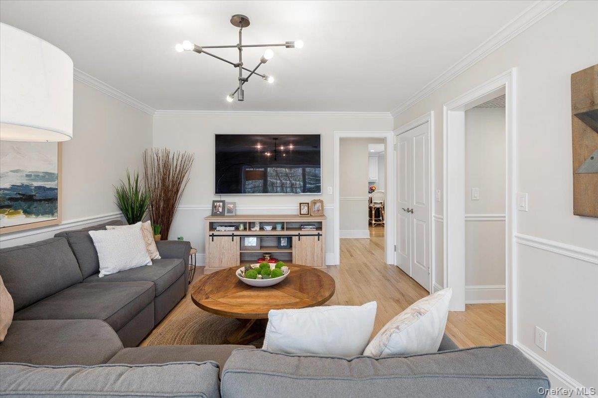 31 Priory Lane, Pelham, NY 10803