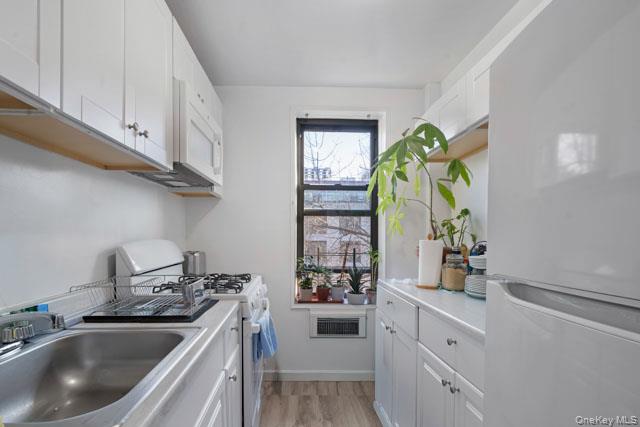 33-44 Junction Blvd # 5V, Jackson Heights, NY 11372