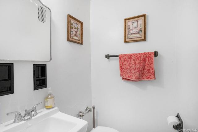 33-44 Junction Blvd # 5V, Jackson Heights, NY 11372